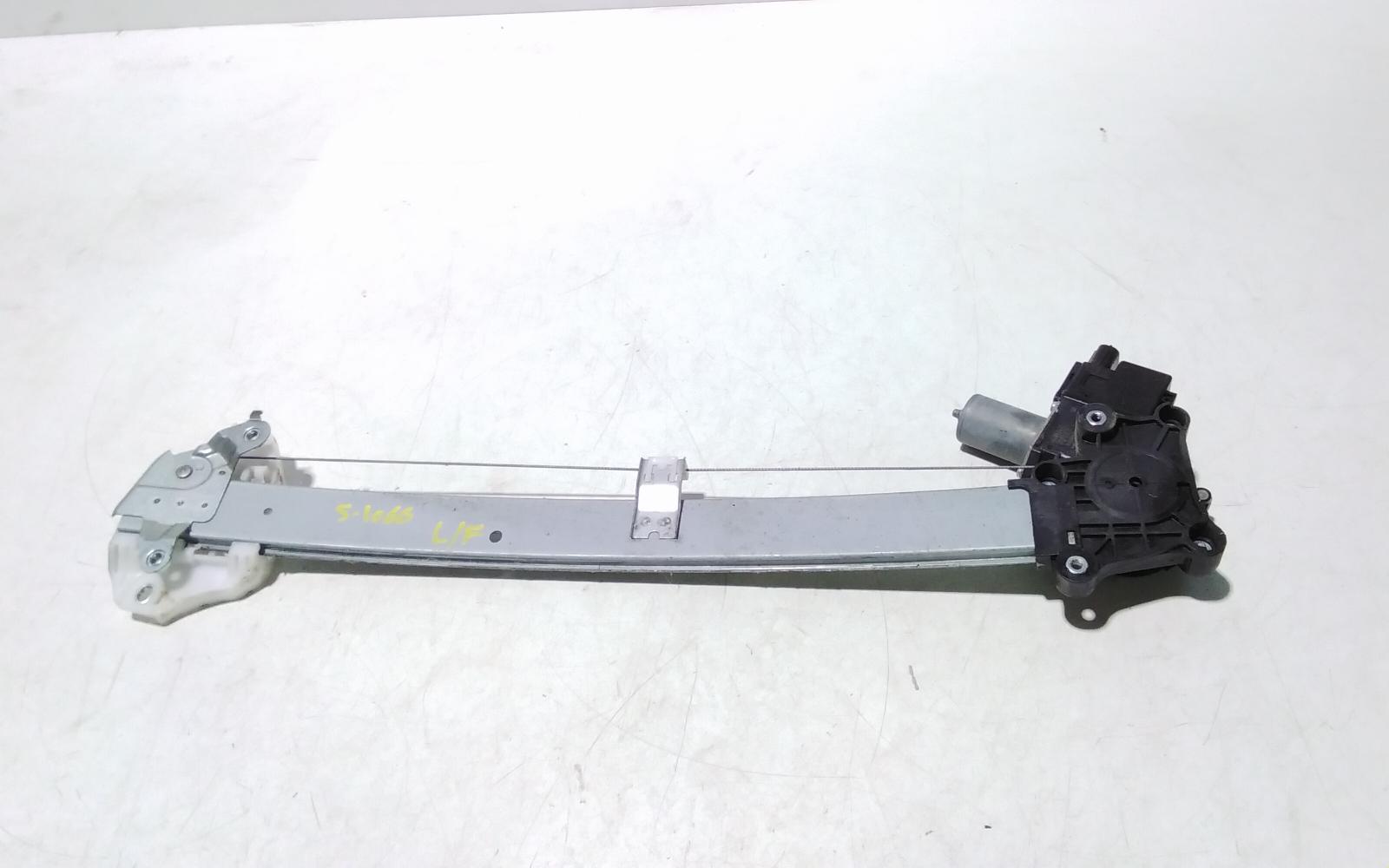 View Auto part Left Front Window Reg/Motor Subaru Impreza 2017
