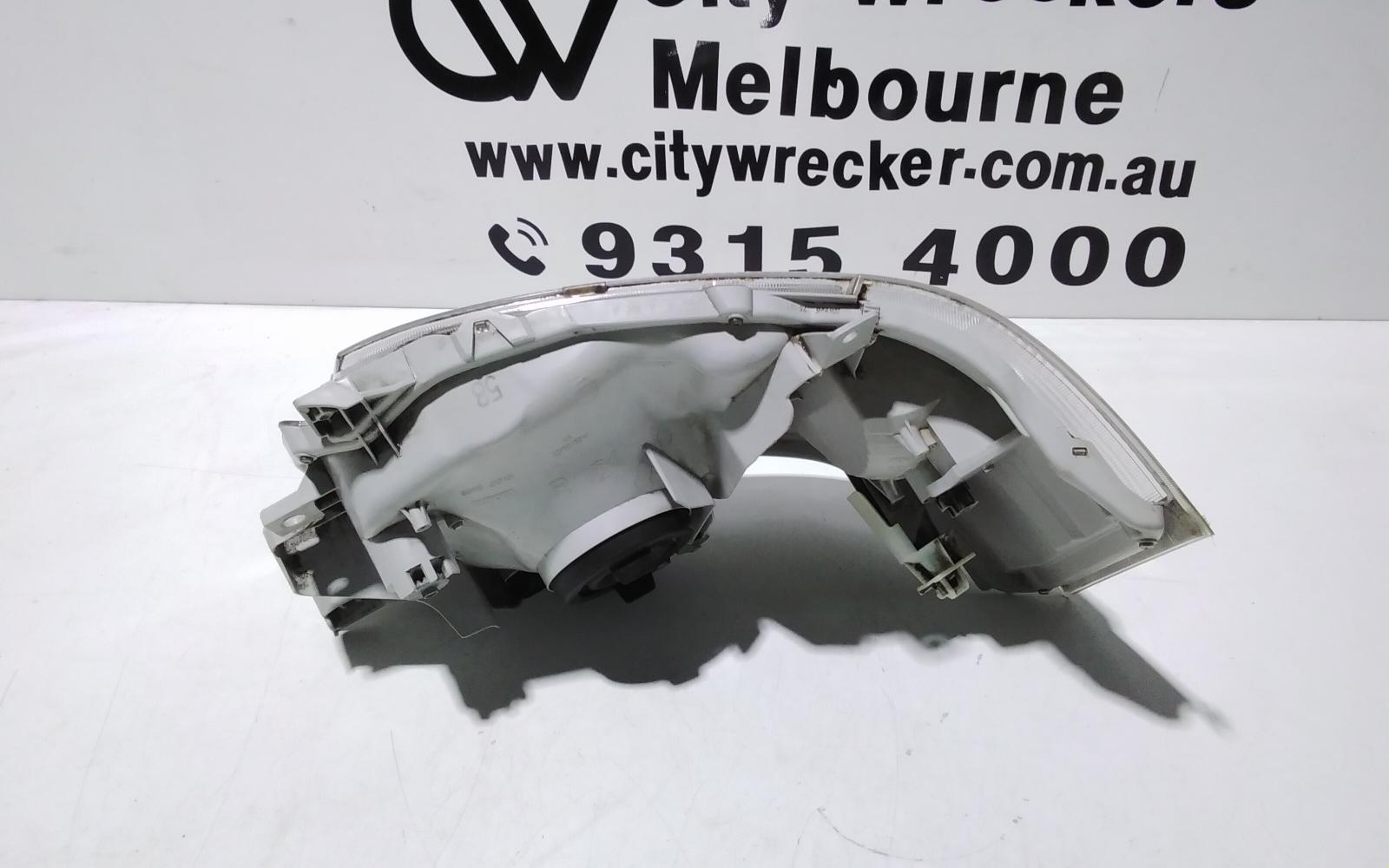 View Auto part Right Headlamp Toyota Hiace 2013