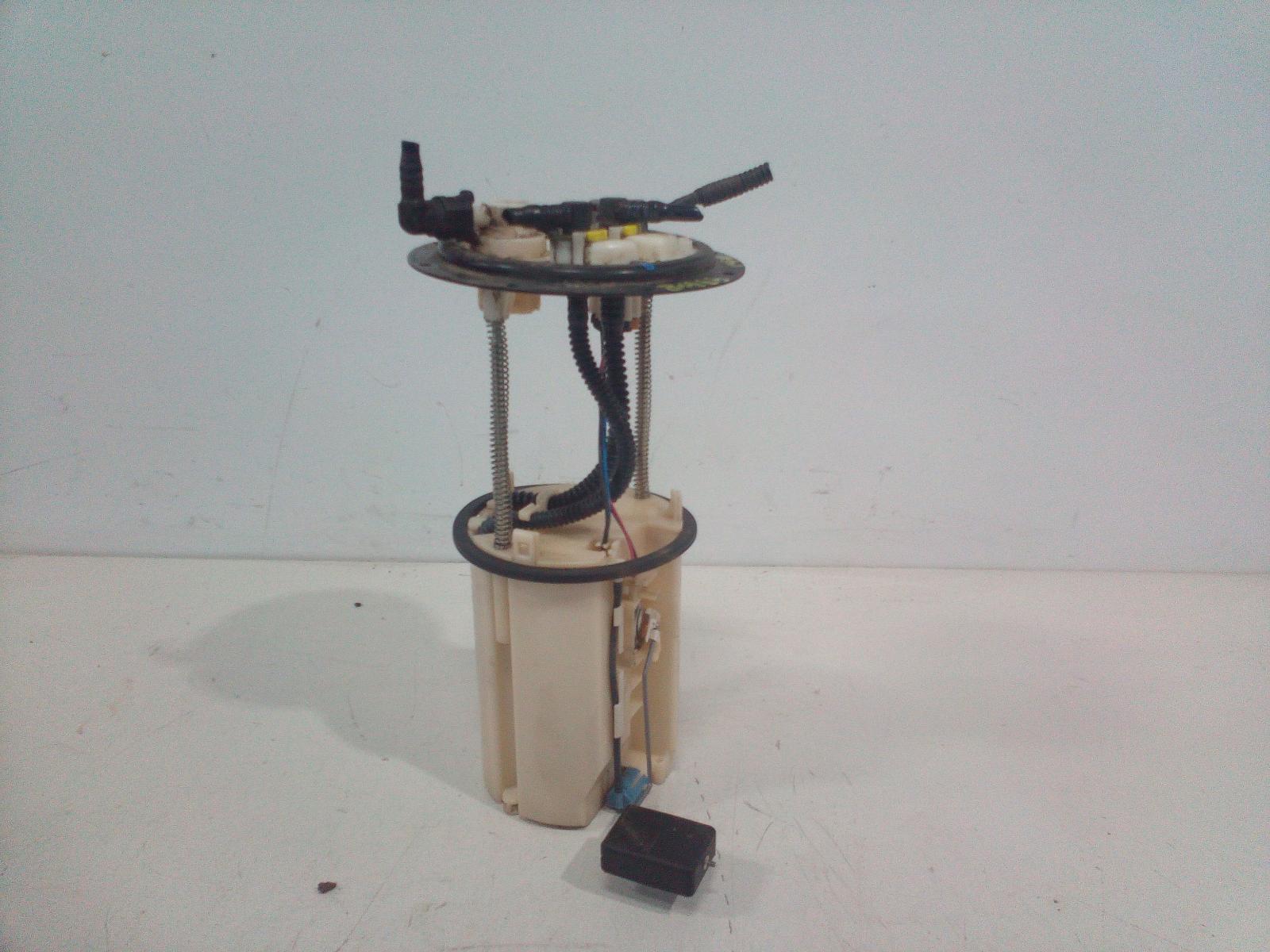 View Auto part Fuel Pump Toyota Hiace 2013