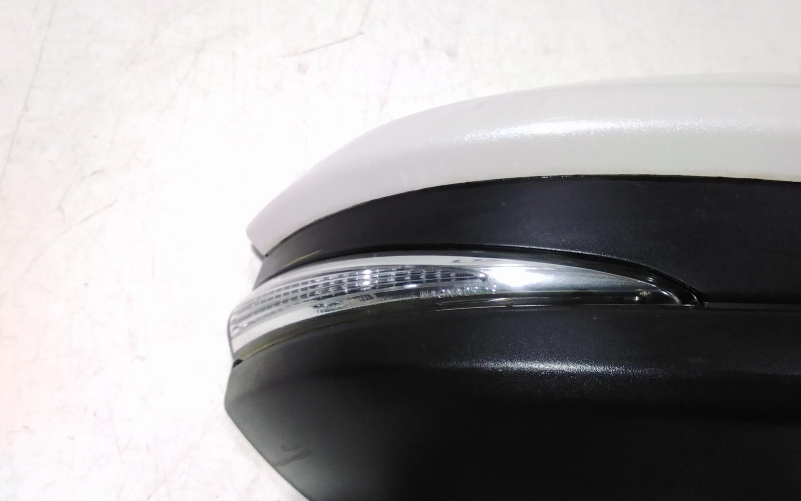 View Auto part Right Door Mirror Toyota Kluger 2014