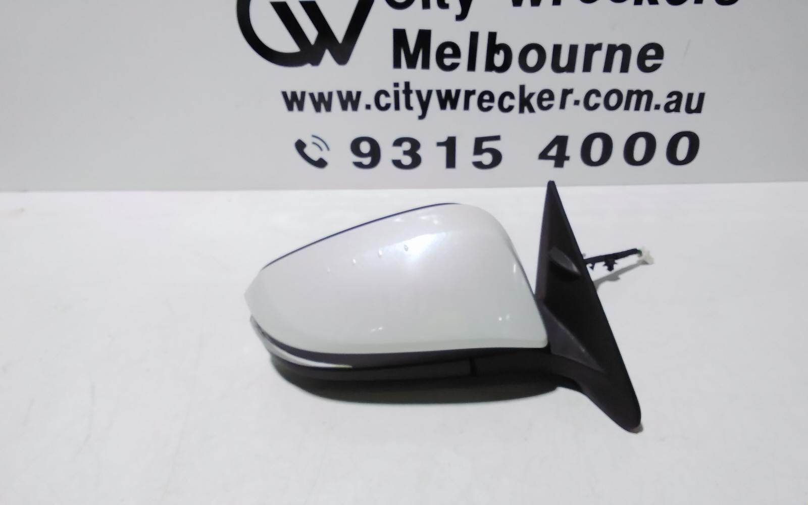 View Auto part Right Door Mirror Toyota Kluger 2014