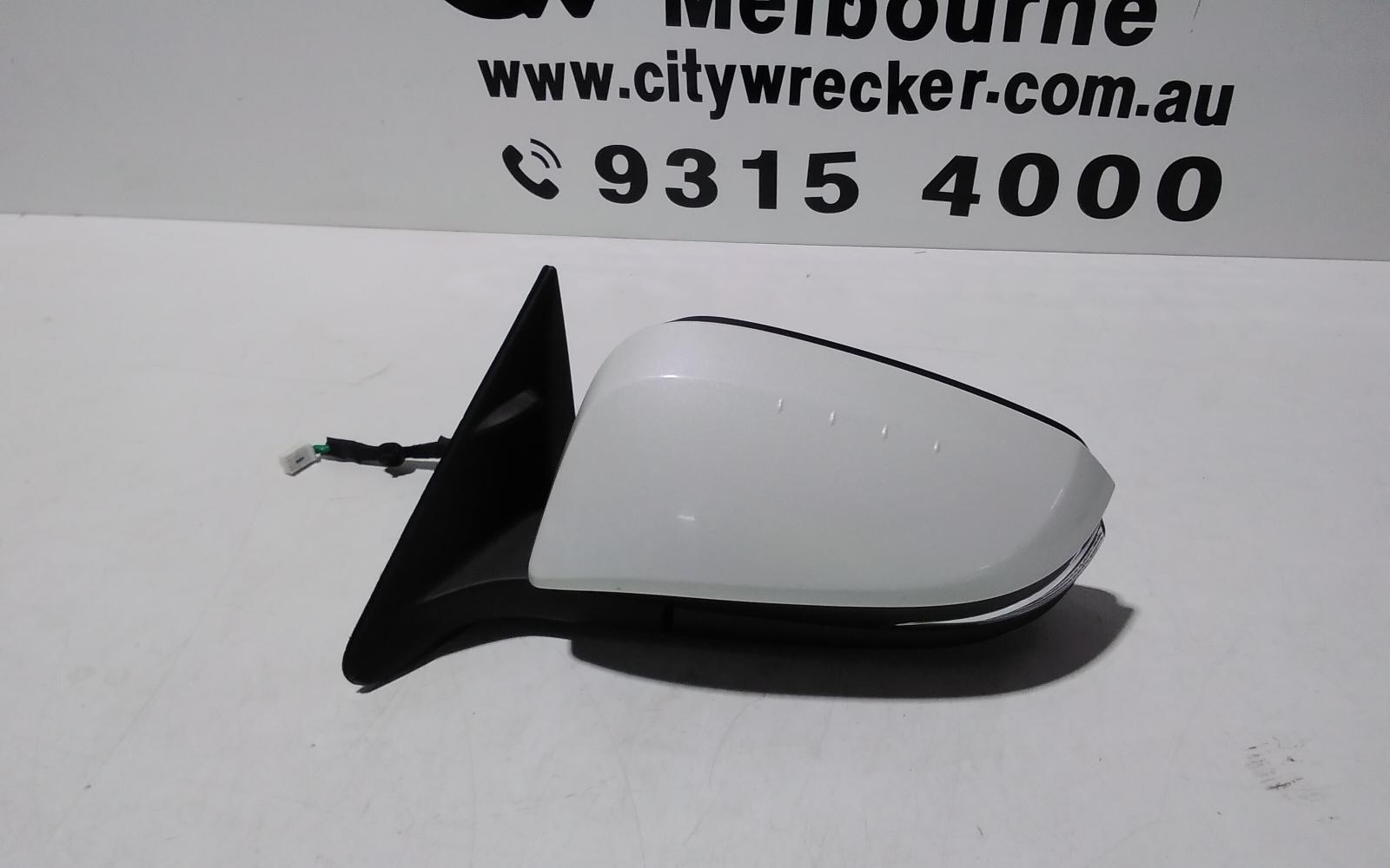 View Auto part Left Door Mirror Toyota Kluger 2014