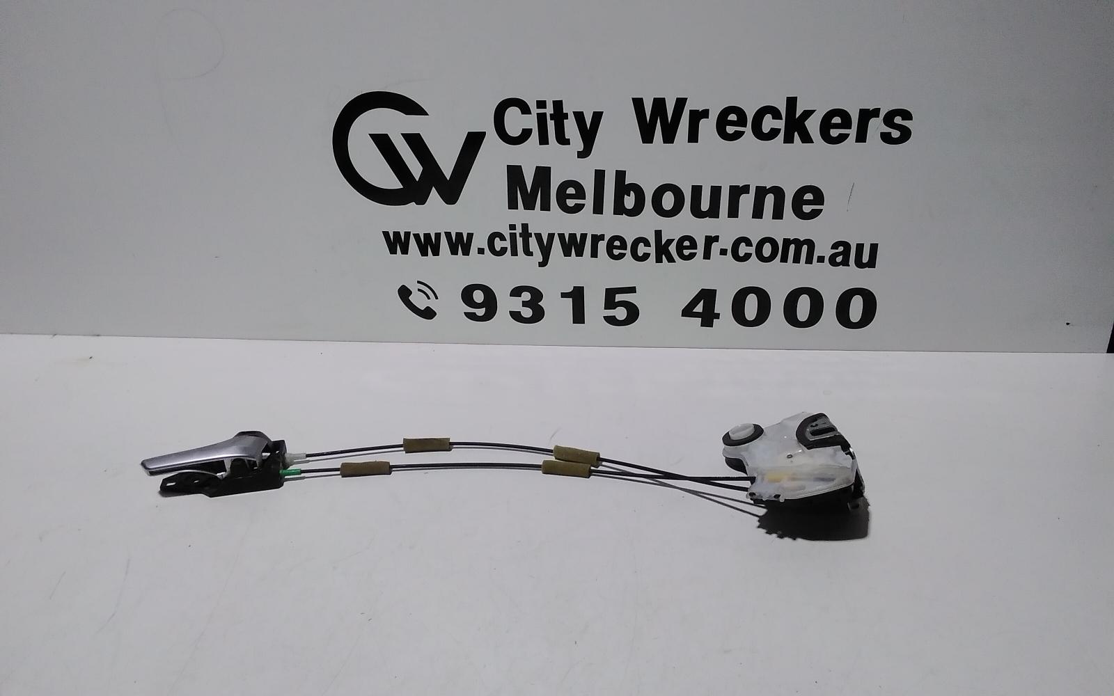 View Auto part Door/Boot/Gate Lock Toyota Kluger 2014
