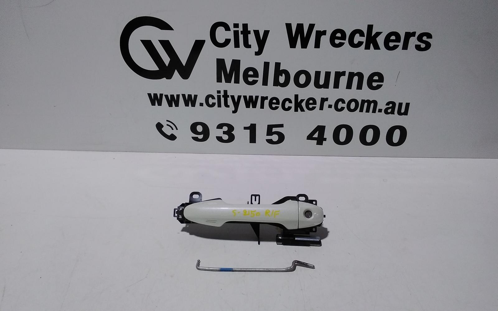 View Auto part Door Handle Toyota Kluger 2014