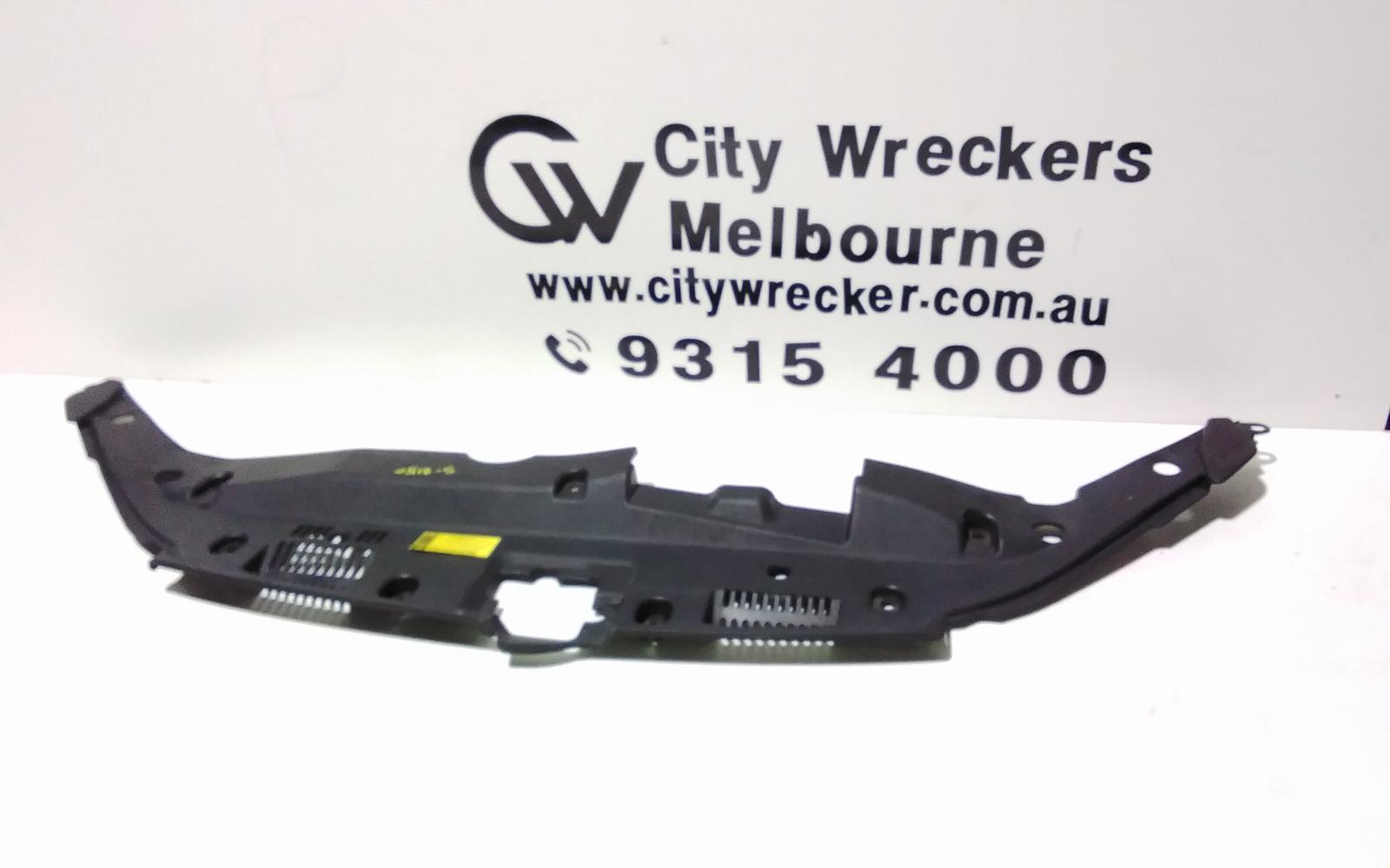 View Auto part Misc Toyota Kluger 2014