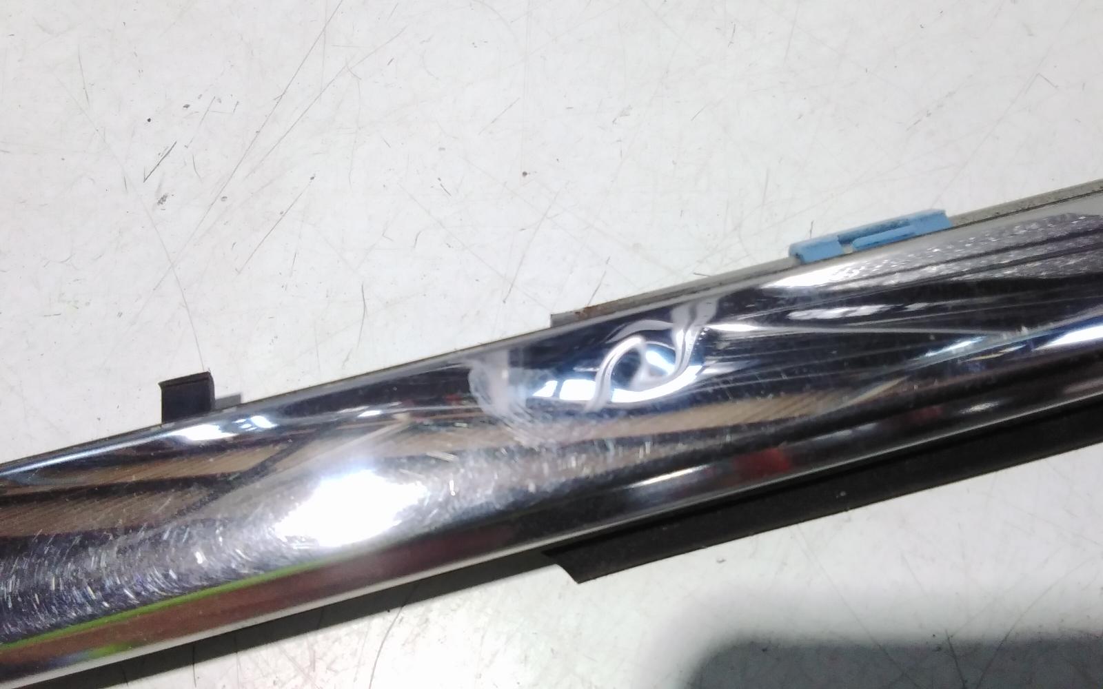 View Auto part Body/Door Mould Toyota Kluger 2014