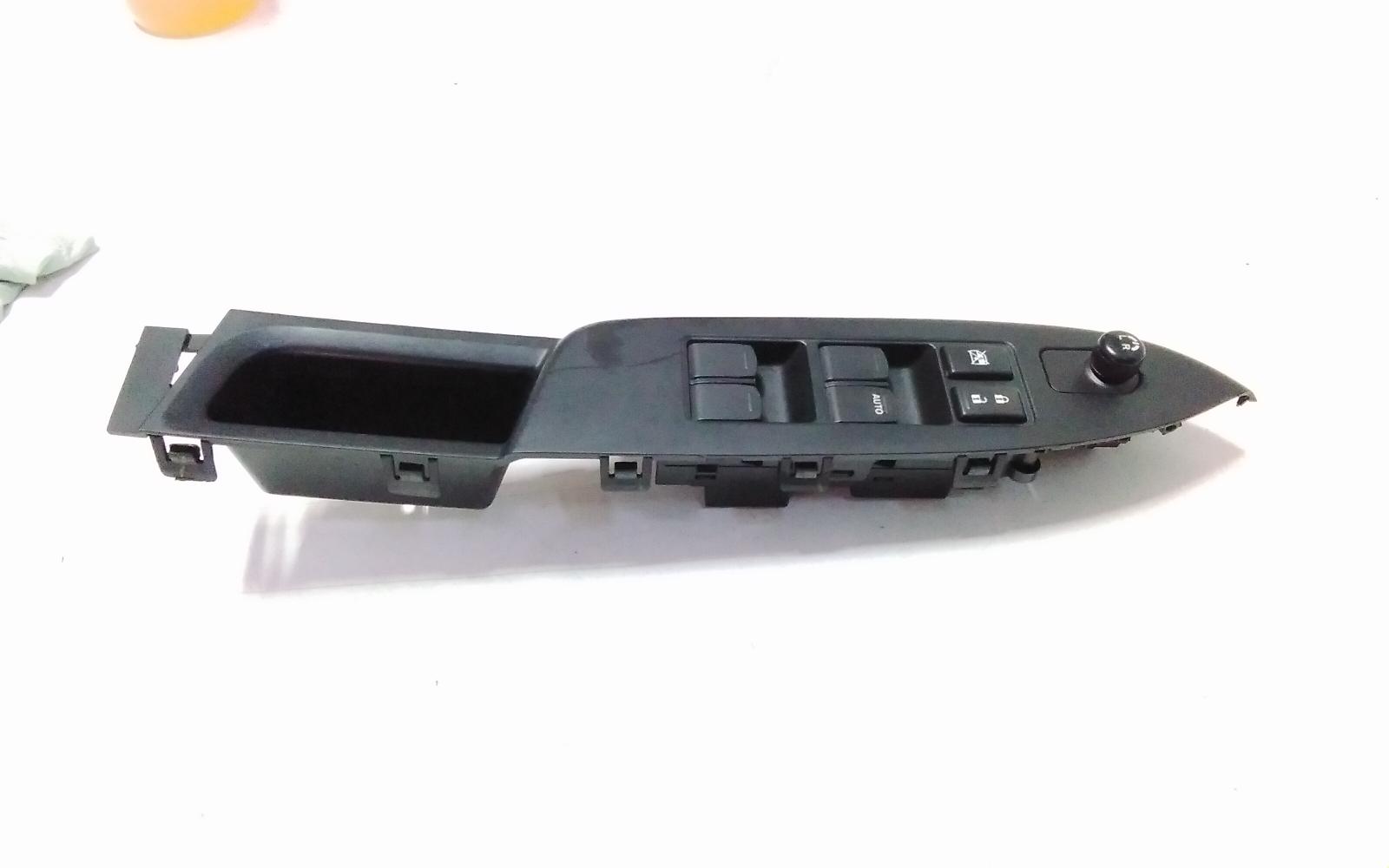 View Auto part Pwr Dr Wind Switch Suzuki Baleno 2021