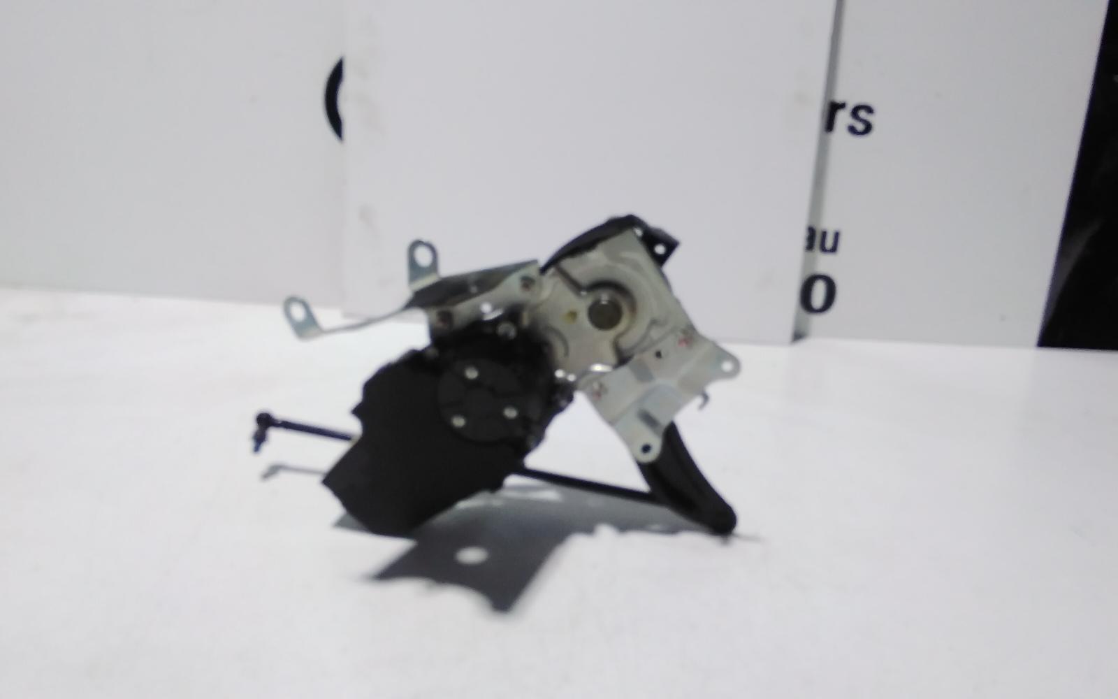 View Auto part Door/Boot/Gate Lock Mitsubishi Outlander 2014