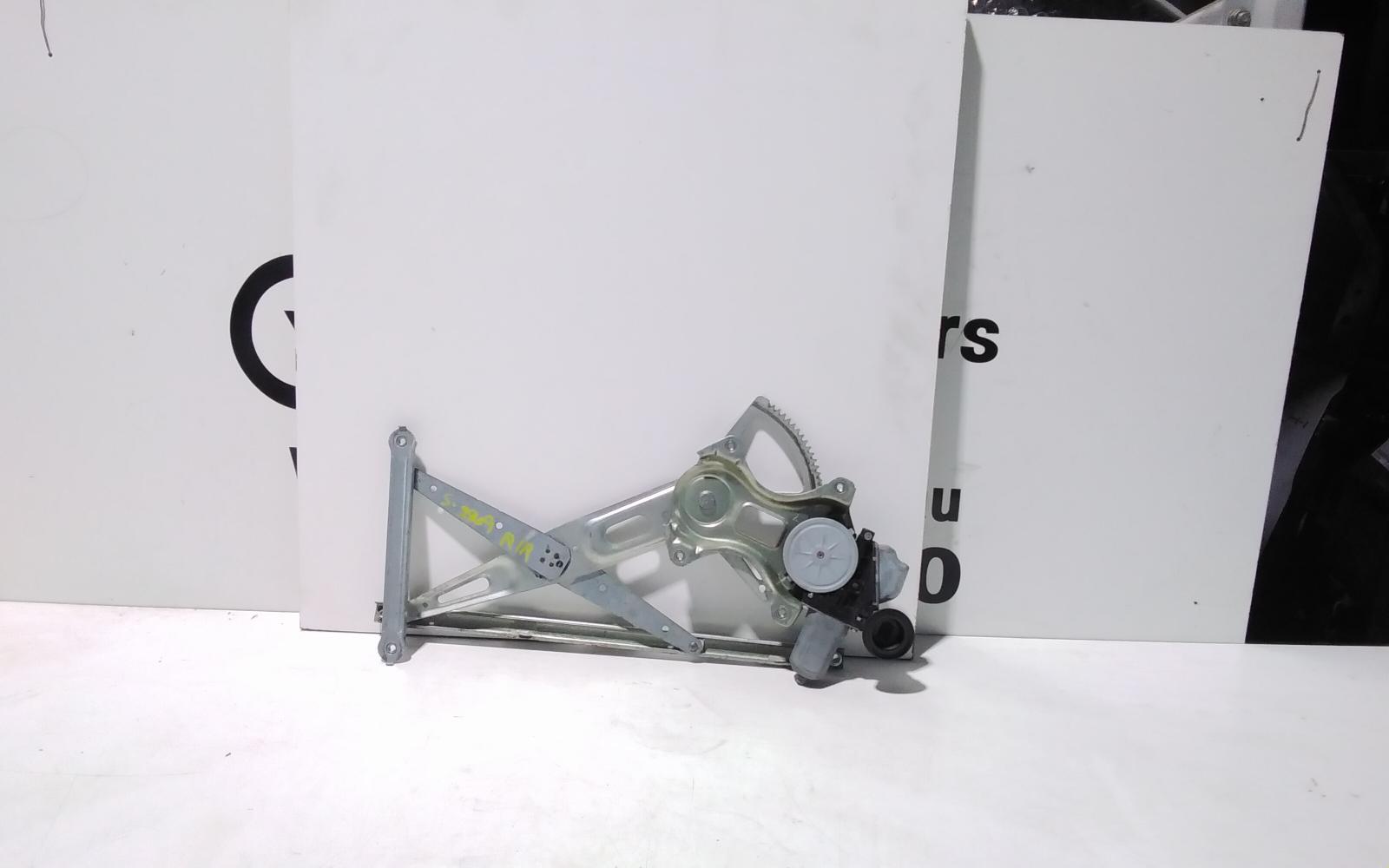 View Auto part Right Rear Wnd Reg/Motor Toyota Prius 2010