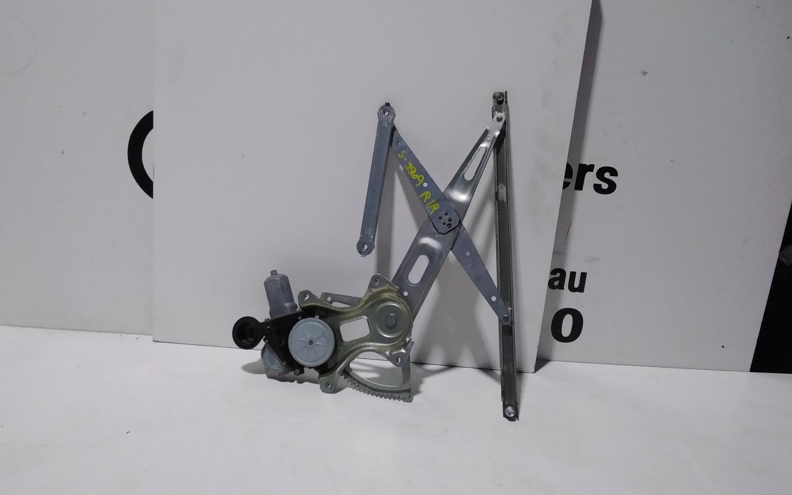 View Auto part Right Rear Wnd Reg/Motor Toyota Prius 2010