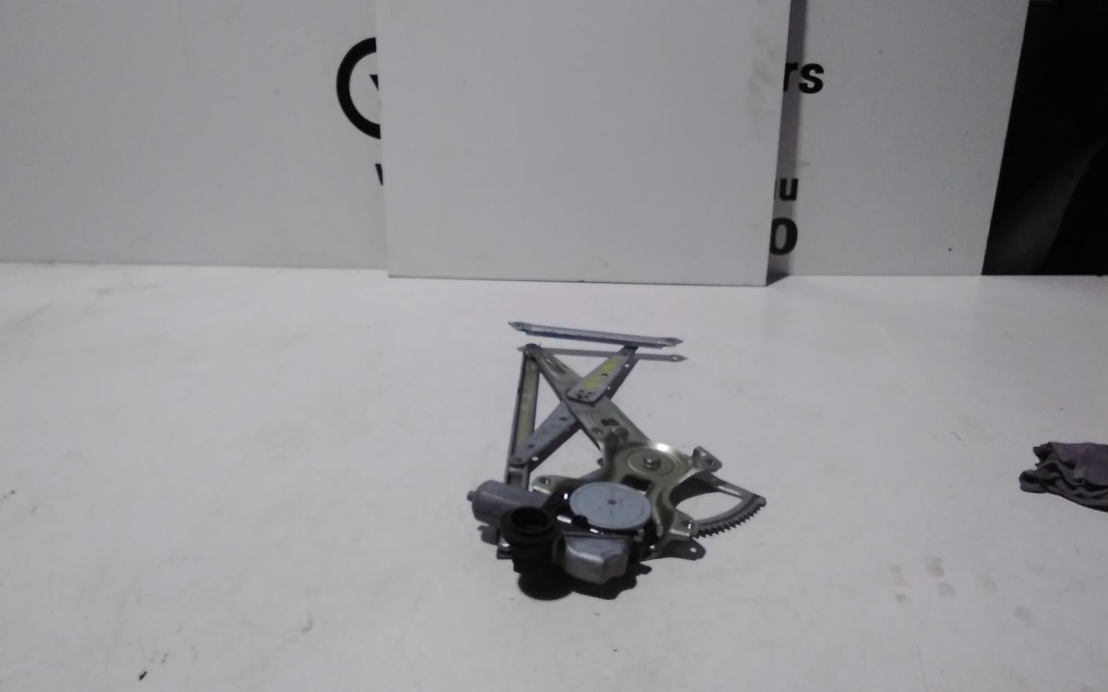 View Auto part Right Rear Wnd Reg/Motor Toyota Prius 2010