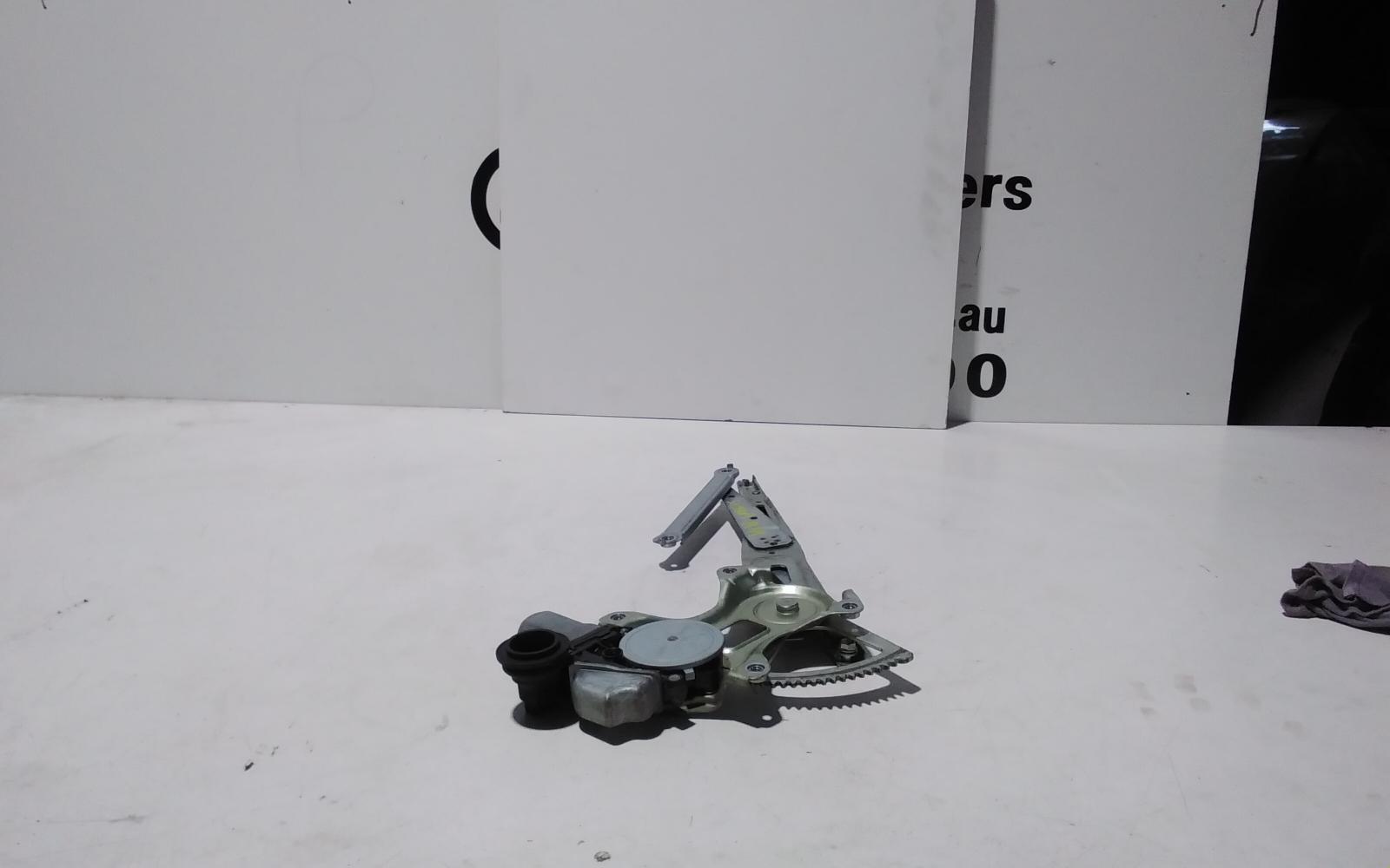 View Auto part Right Rear Wnd Reg/Motor Toyota Prius 2010