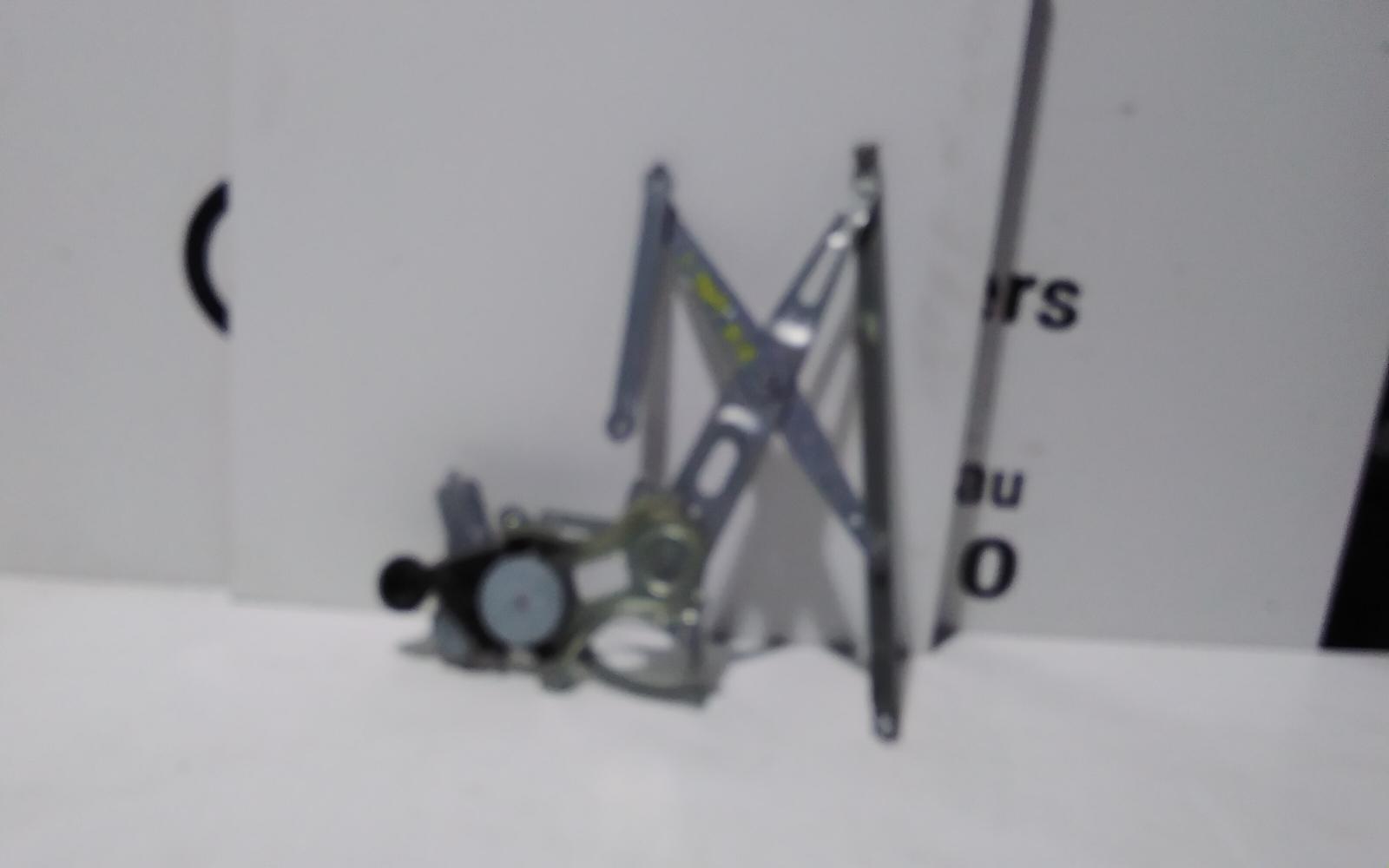 View Auto part Right Rear Wnd Reg/Motor Toyota Prius 2010