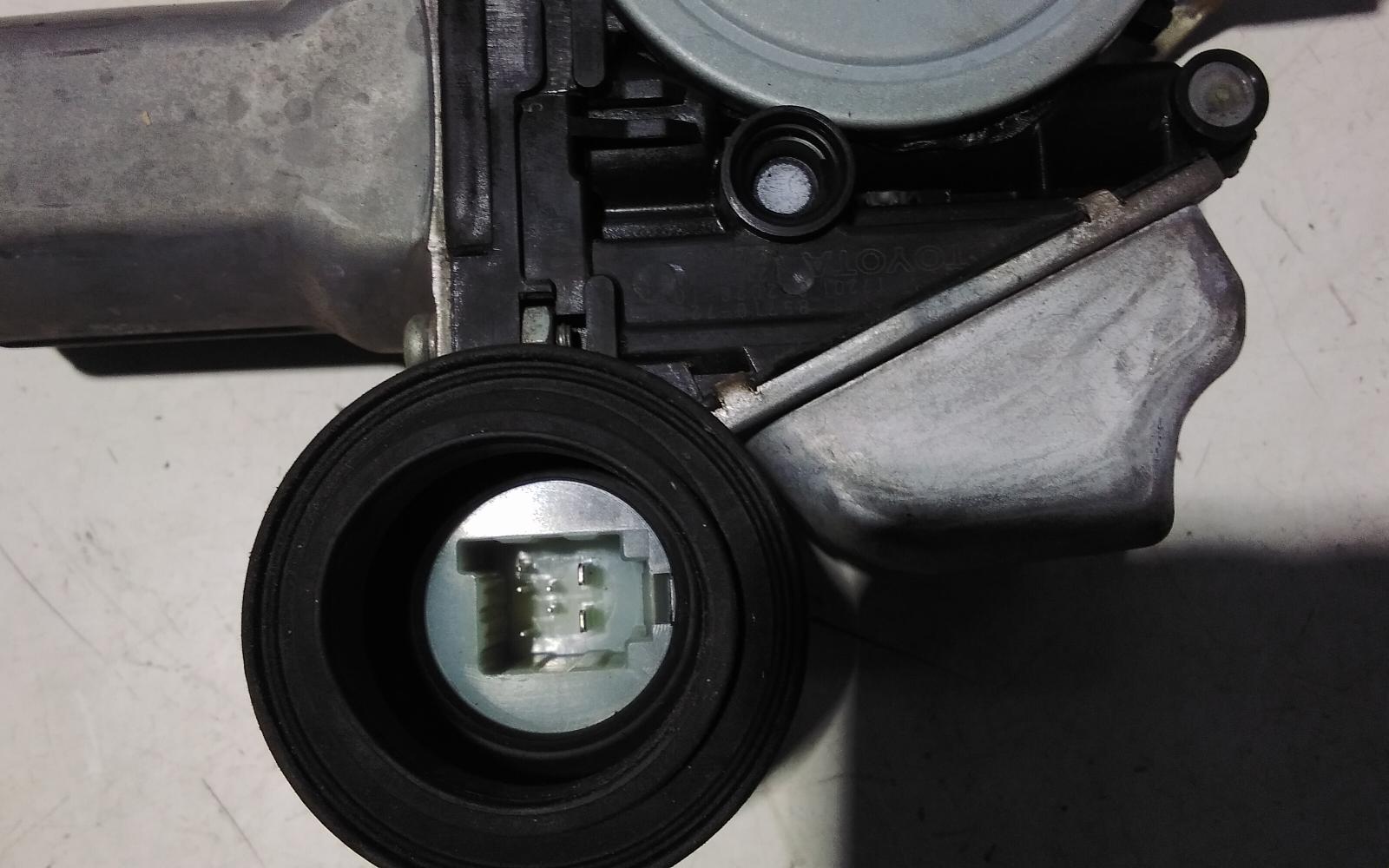 View Auto part Right Rear Wnd Reg/Motor Toyota Prius 2010