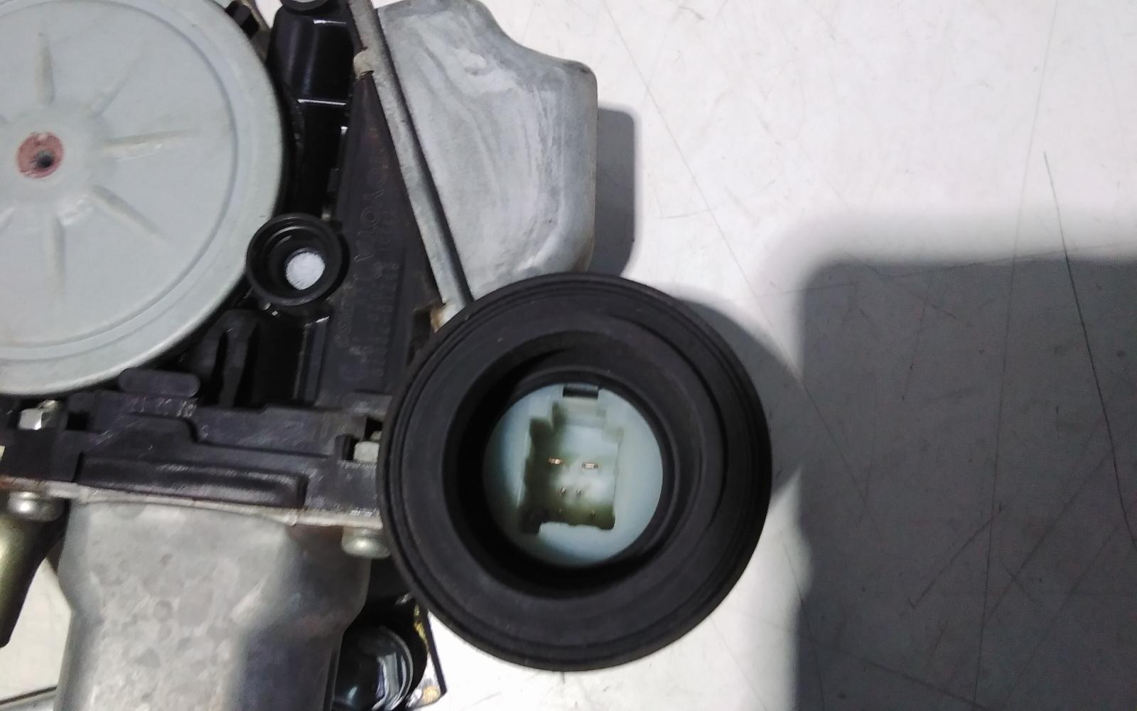 View Auto part Right Rear Wnd Reg/Motor Toyota Prius 2010