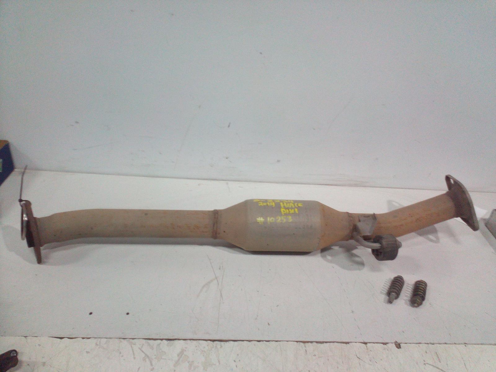 View Auto part Catalytic Converter Toyota Hiace 2014