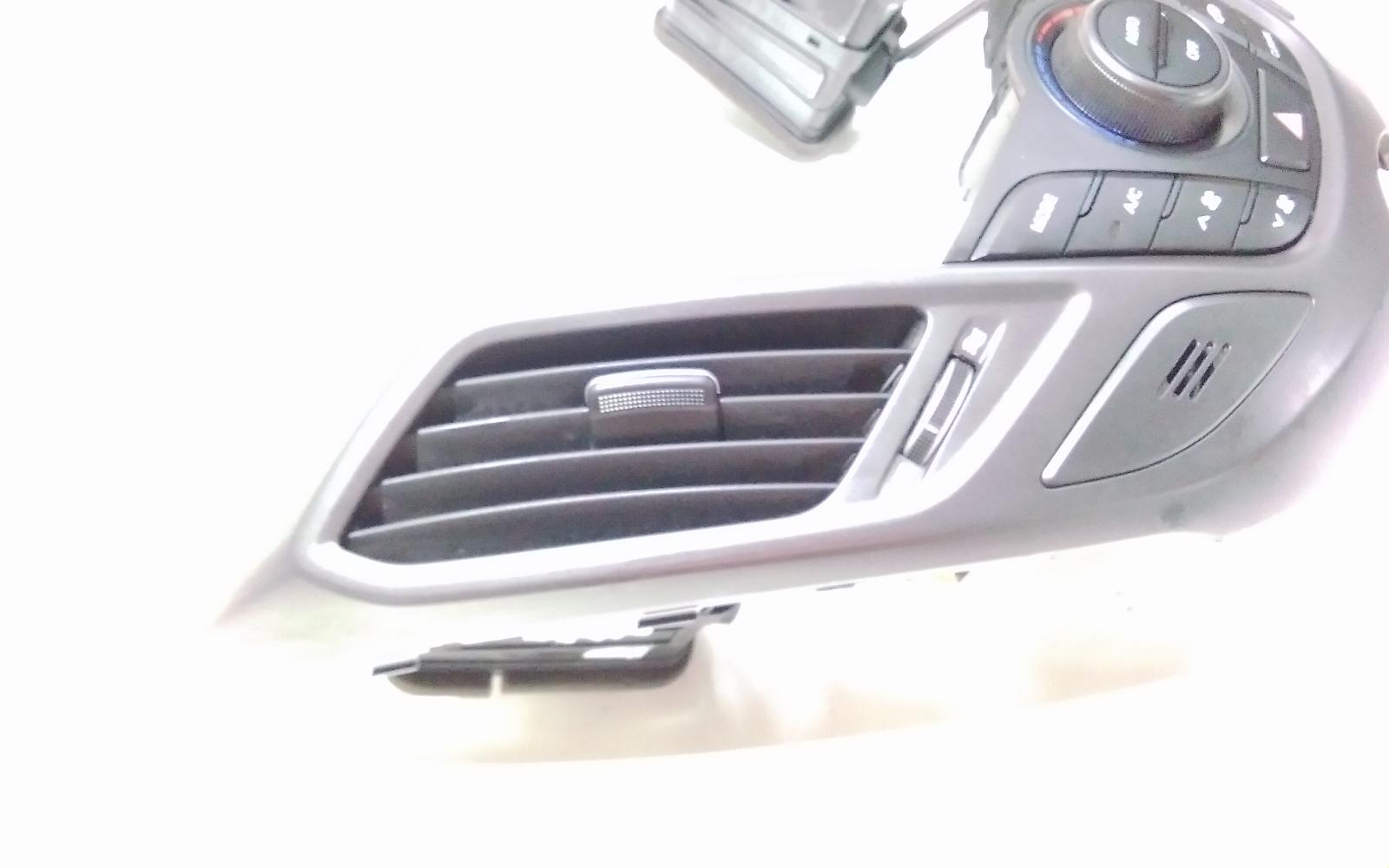View Auto part Heater/Ac Controls Hyundai Veloster 2014