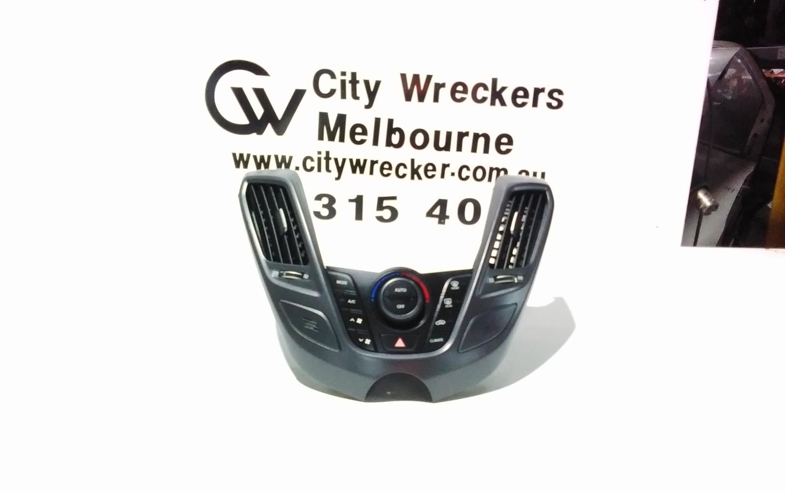 View Auto part Heater/Ac Controls Hyundai Veloster 2014