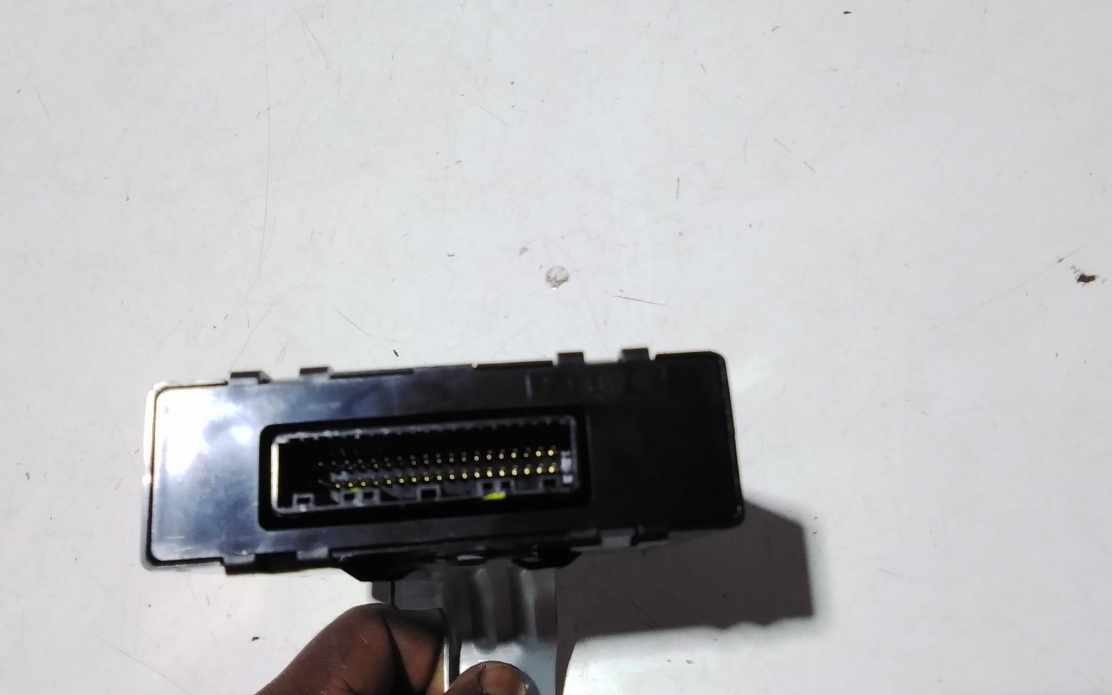 View Auto part Misc Switch/Relay Toyota Hiace 2013