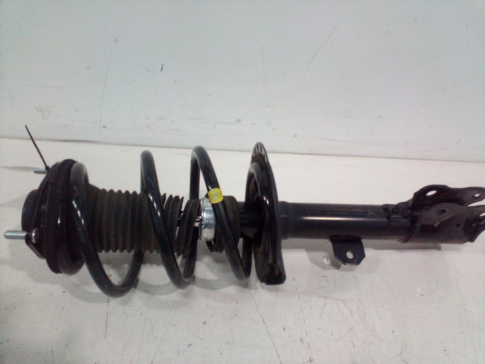 2014 Mitsubishi Outlander Right Front Strut View Auto part Right Front Strut Mitsubishi Outlander 2014