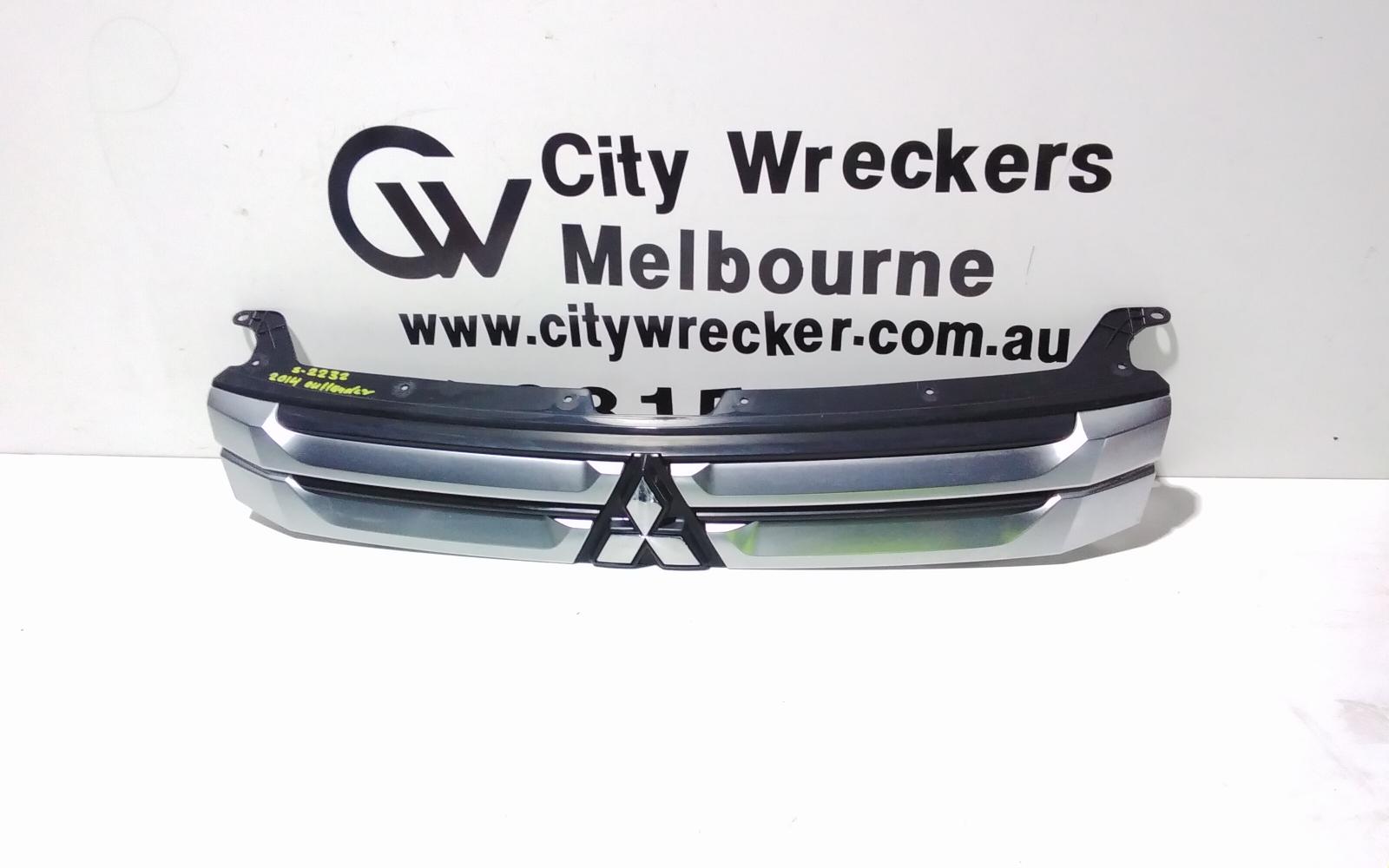 View Auto part Grille Mitsubishi Outlander 2014