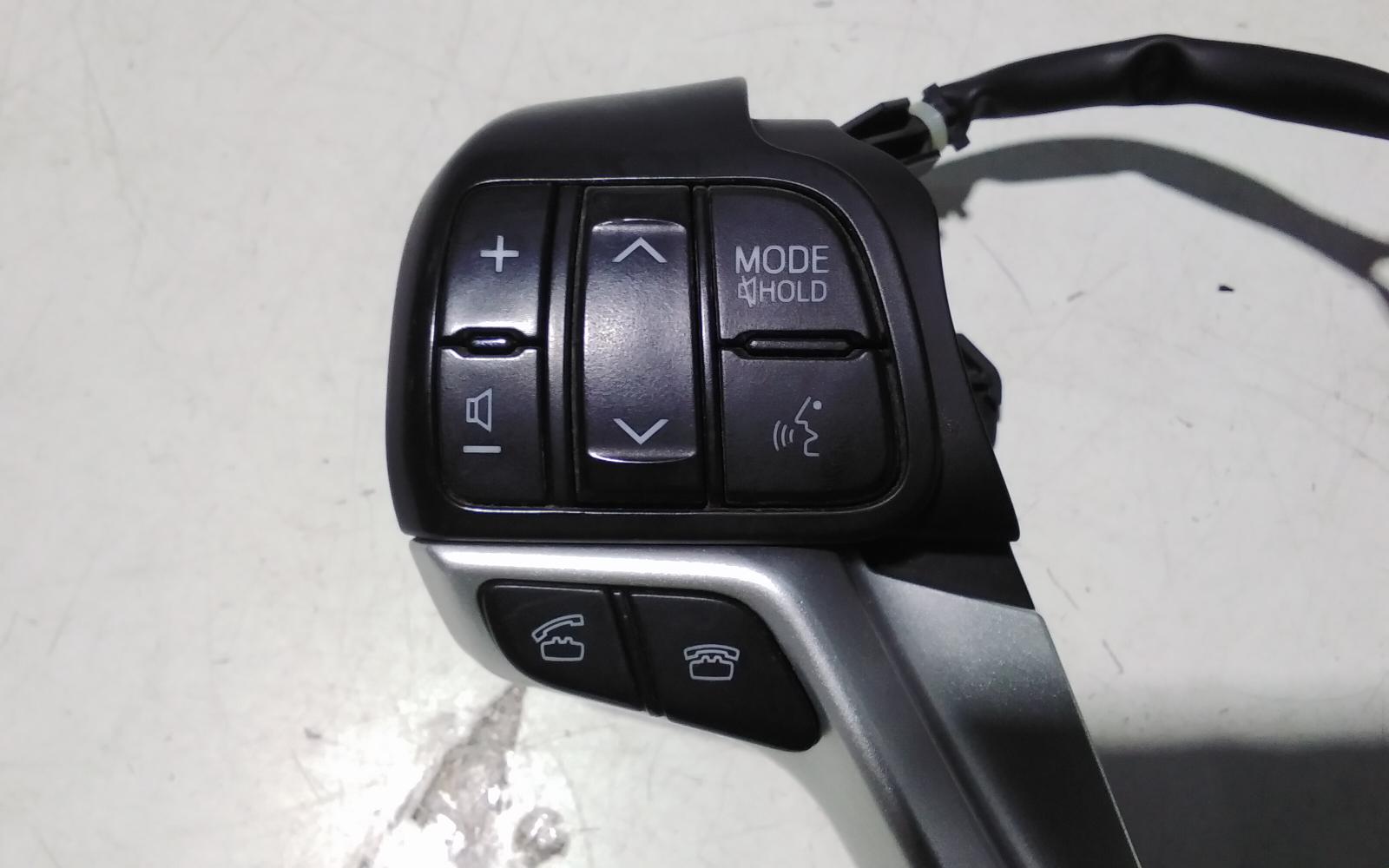 View Auto part Misc Toyota Kluger 2014