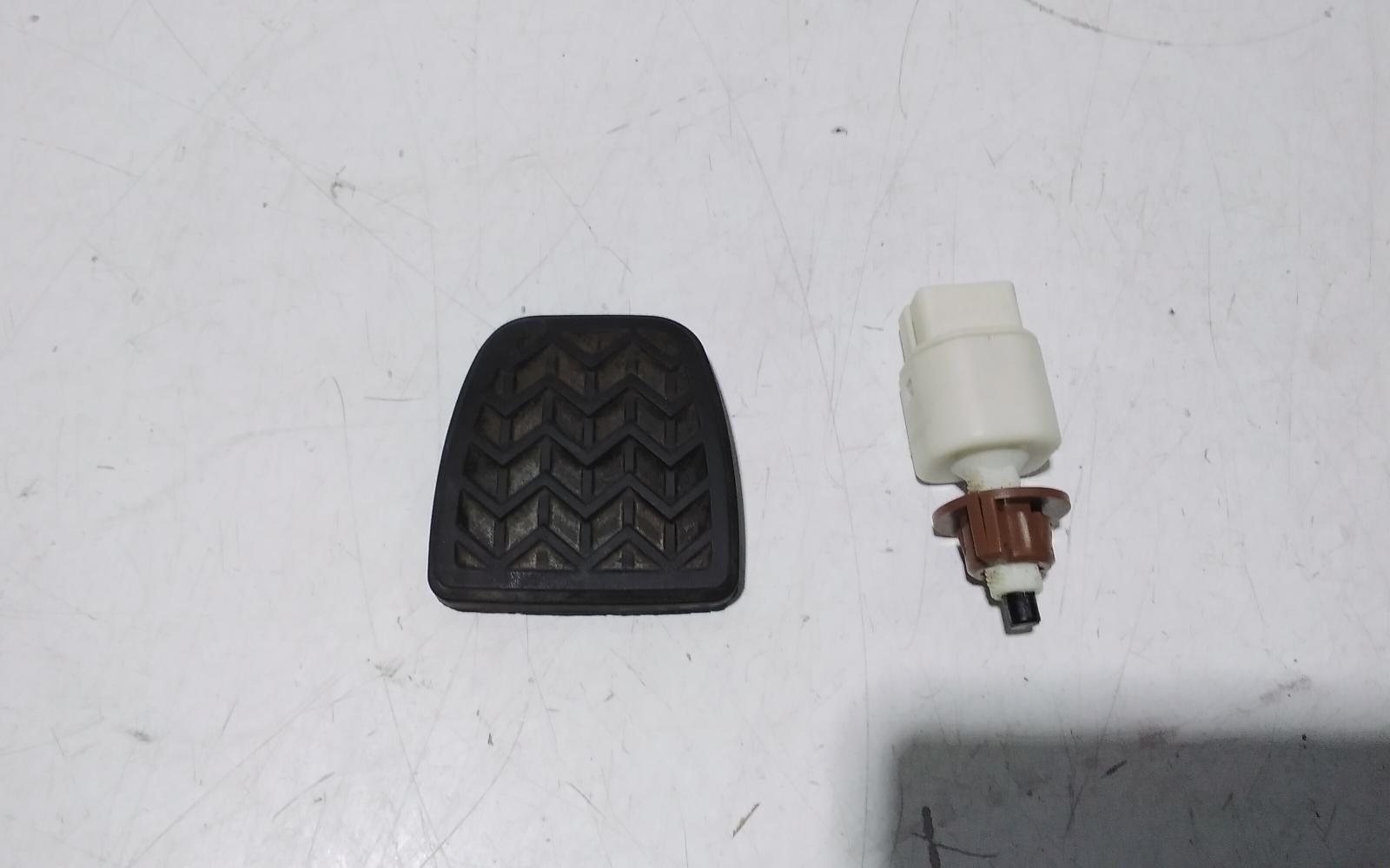 View Auto part Pedal Assembly Toyota Hiace 2013