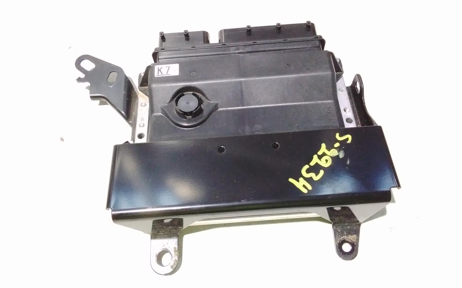 View Auto part Ecu Toyota Hiace 2014
