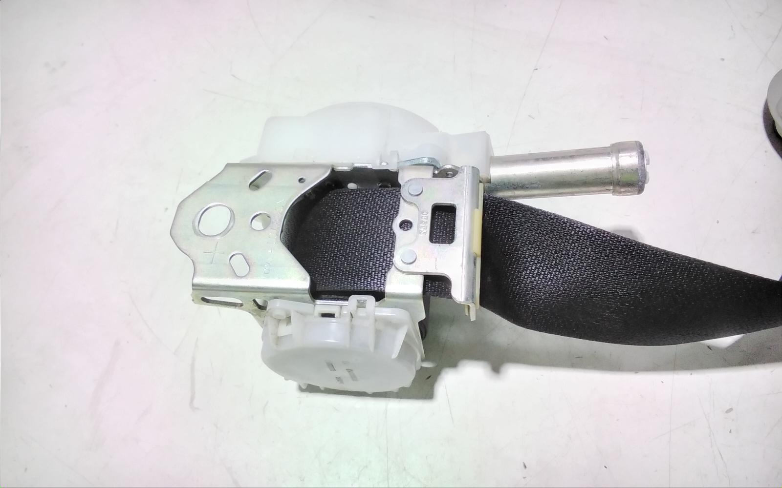 View Auto part Seatbelt/Stalk Toyota Rav4 2017