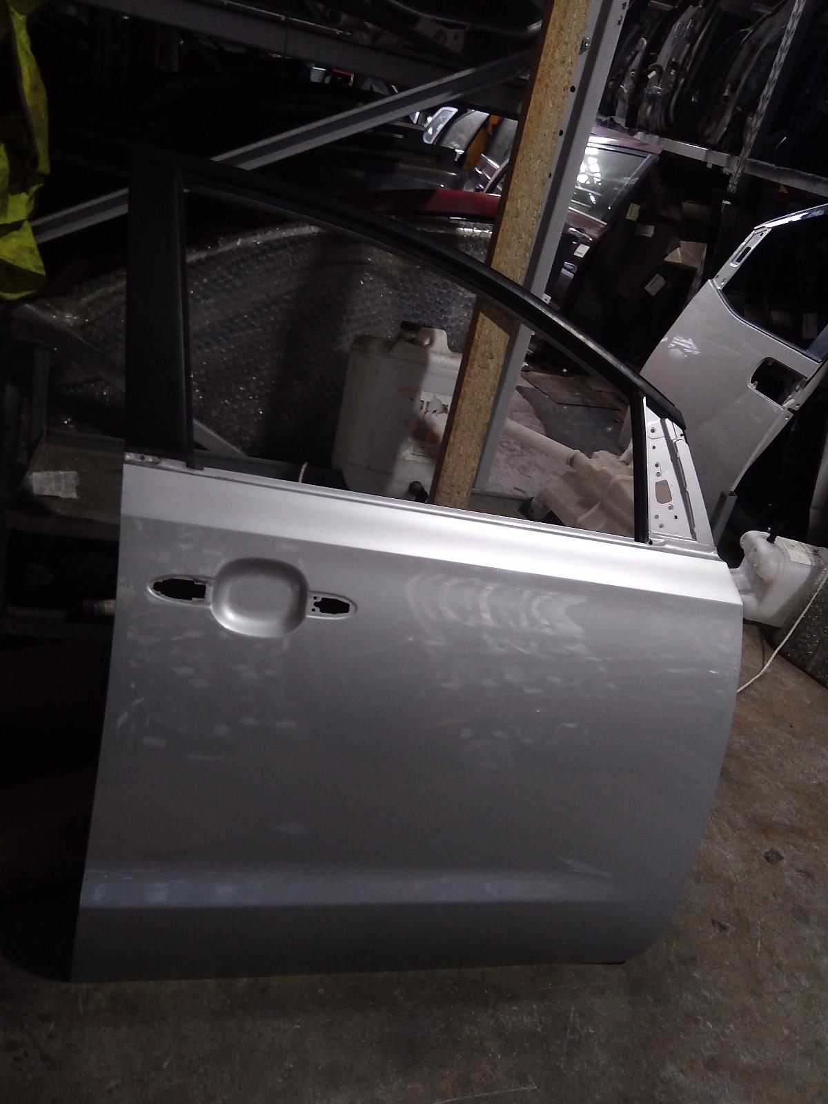 View Auto part Right Front Door Kia Carnival/grand Carnival 2018