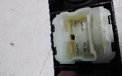 View Auto part Pwr Dr Wind Switch Renault Clio 2014