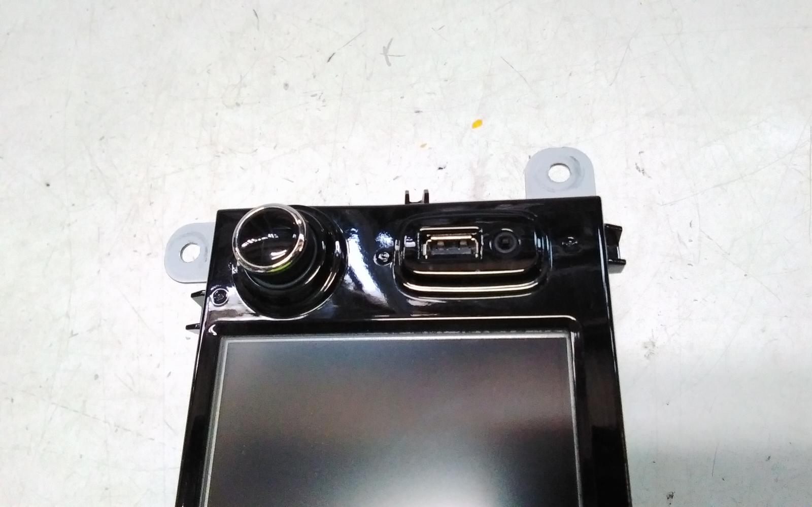 View Auto part Radio/Cd/Dvd/Sat/Tv Renault Clio 2014