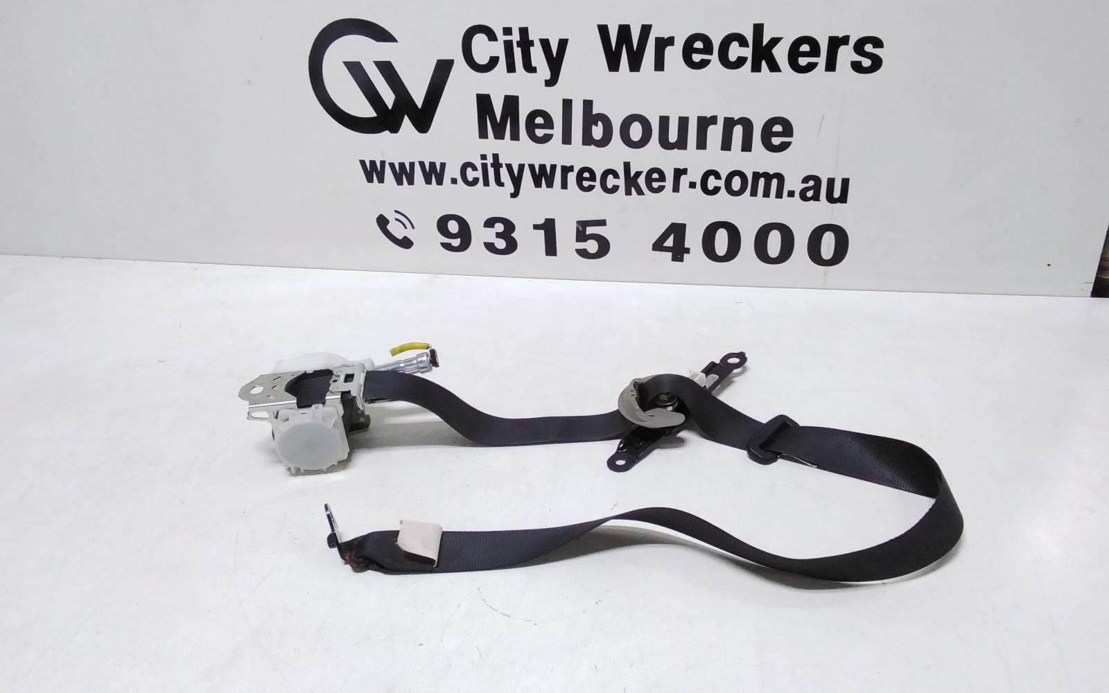 View Auto part Seatbelt/Stalk Toyota Kluger 2014