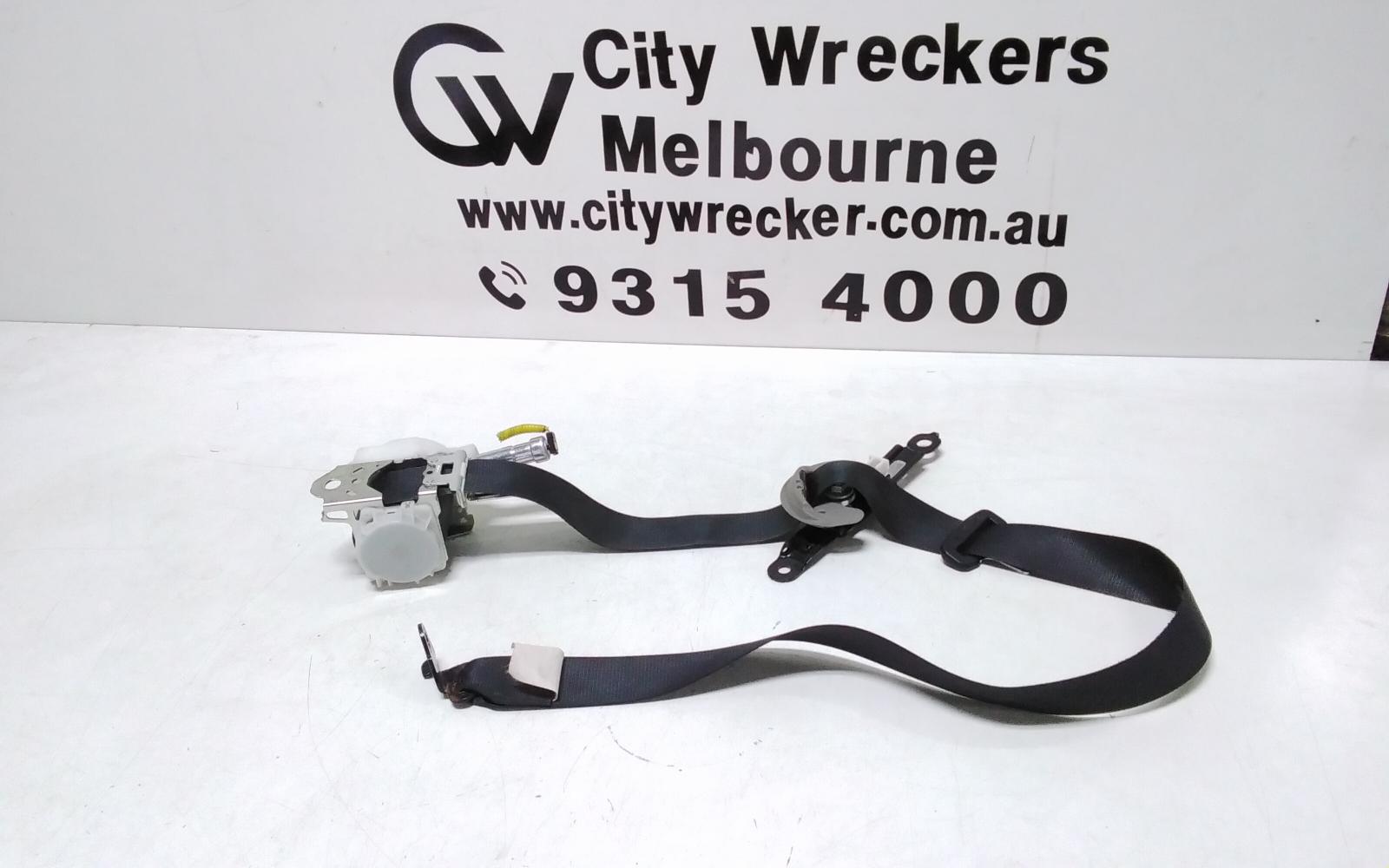 View Auto part Seatbelt/Stalk Toyota Kluger 2014