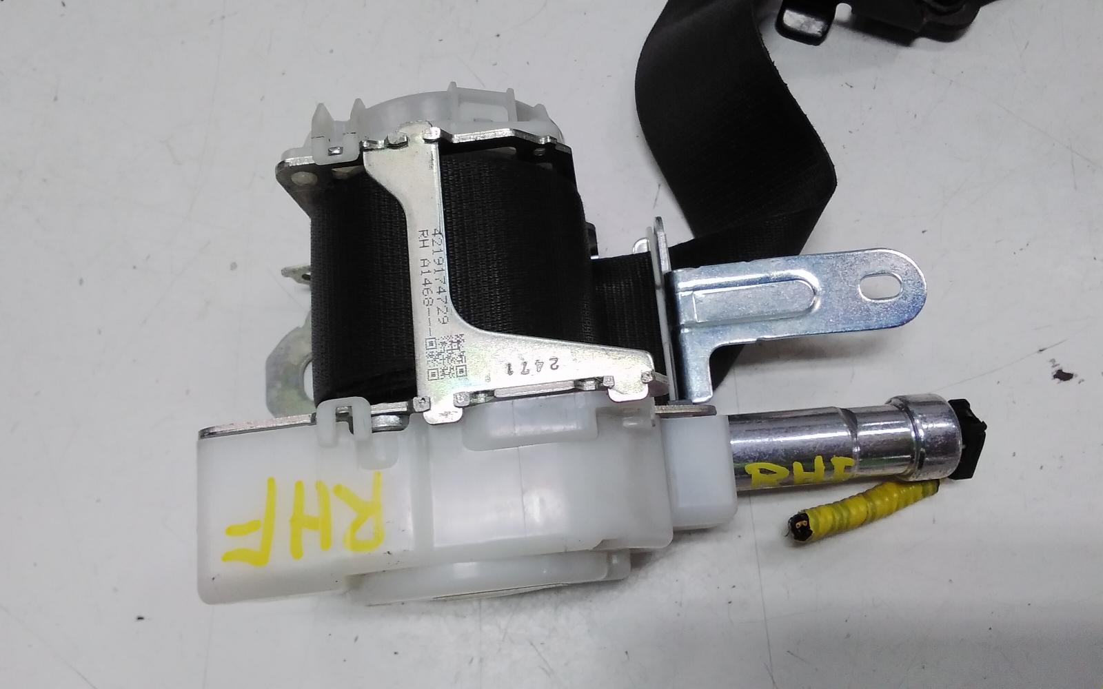 View Auto part Seatbelt/Stalk Toyota Kluger 2014