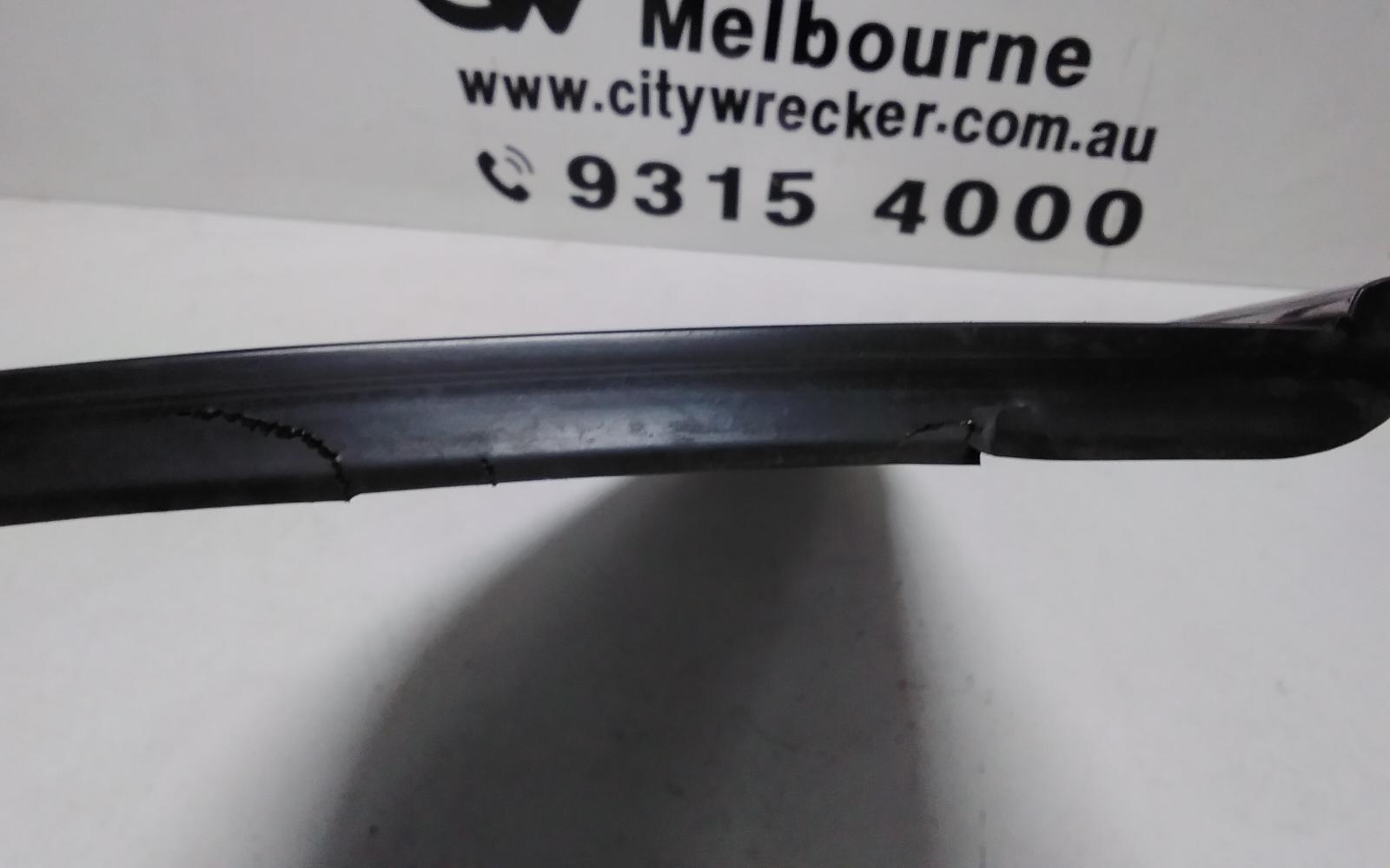 View Auto part Left Rear Side Glass Toyota Kluger 2014