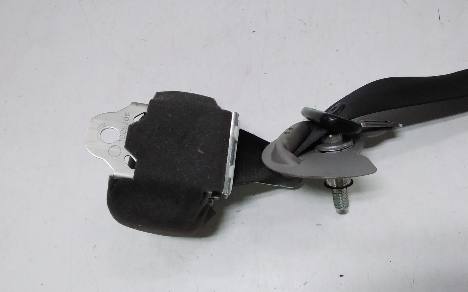 View Auto part Seatbelt/Stalk Toyota Kluger 2014