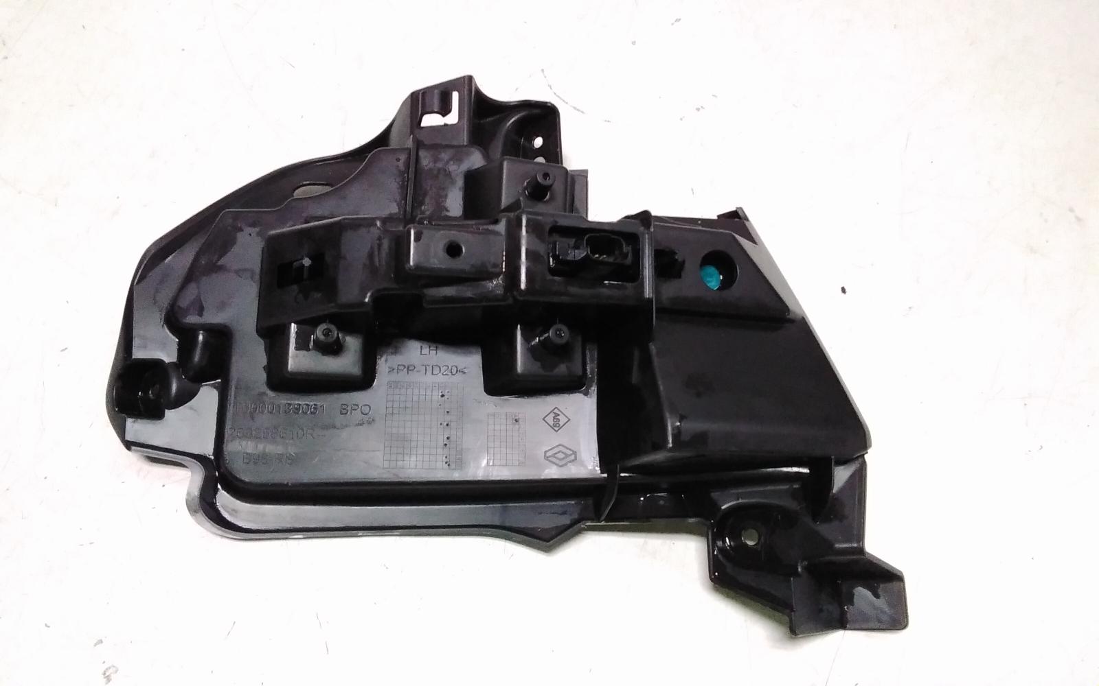2014 Renault Clio Left Indicator/Fog/Side View Auto part Left Indicator/Fog/Side Renault Clio 2014