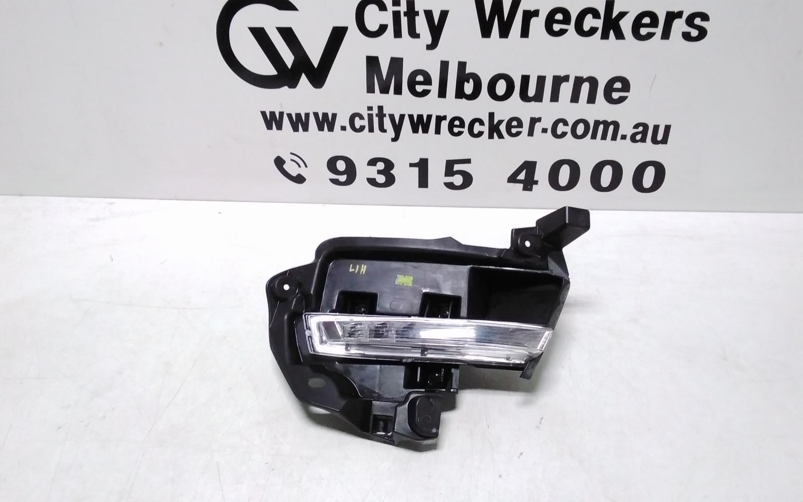 2014 Renault Clio Left Indicator/Fog/Side View Auto part Left Indicator/Fog/Side Renault Clio 2014