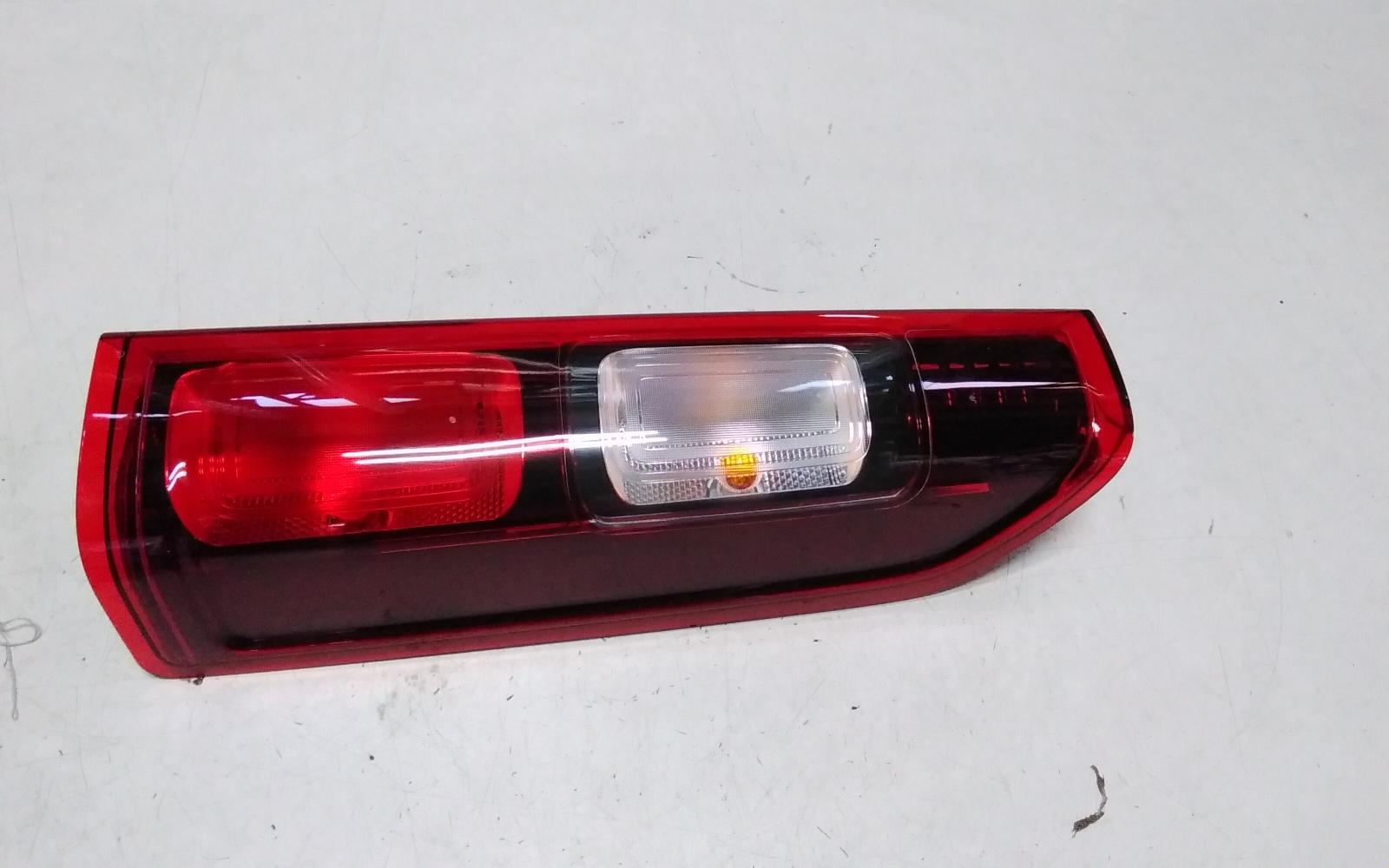 View Auto part Right Taillight Renault Trafic 2021
