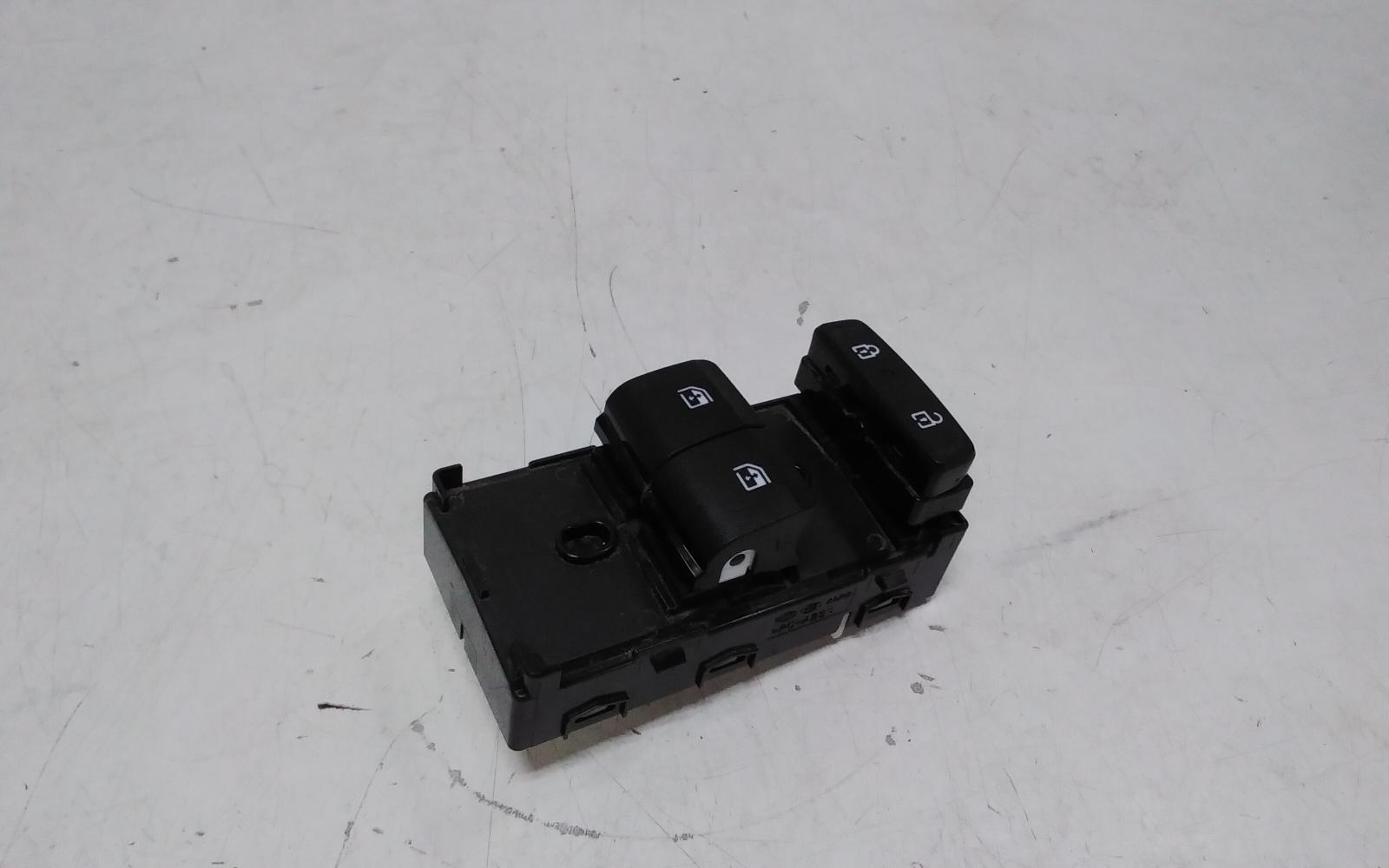 View Auto part Pwr Dr Wind Switch Hyundai Staria 2022