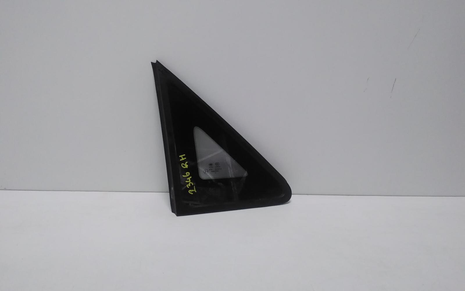 2021 Ldv G10 Right Front 1/4 Door Glass View Auto part Right Front 1/4 Door Glass Ldv G10 2021