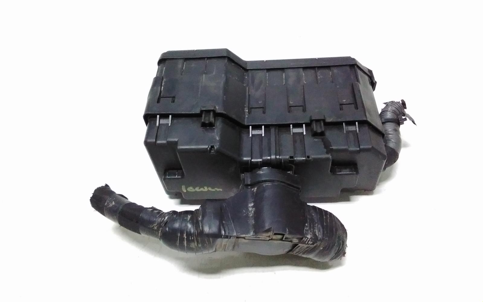 View Auto part Fuse Box Toyota Hiace 2014
