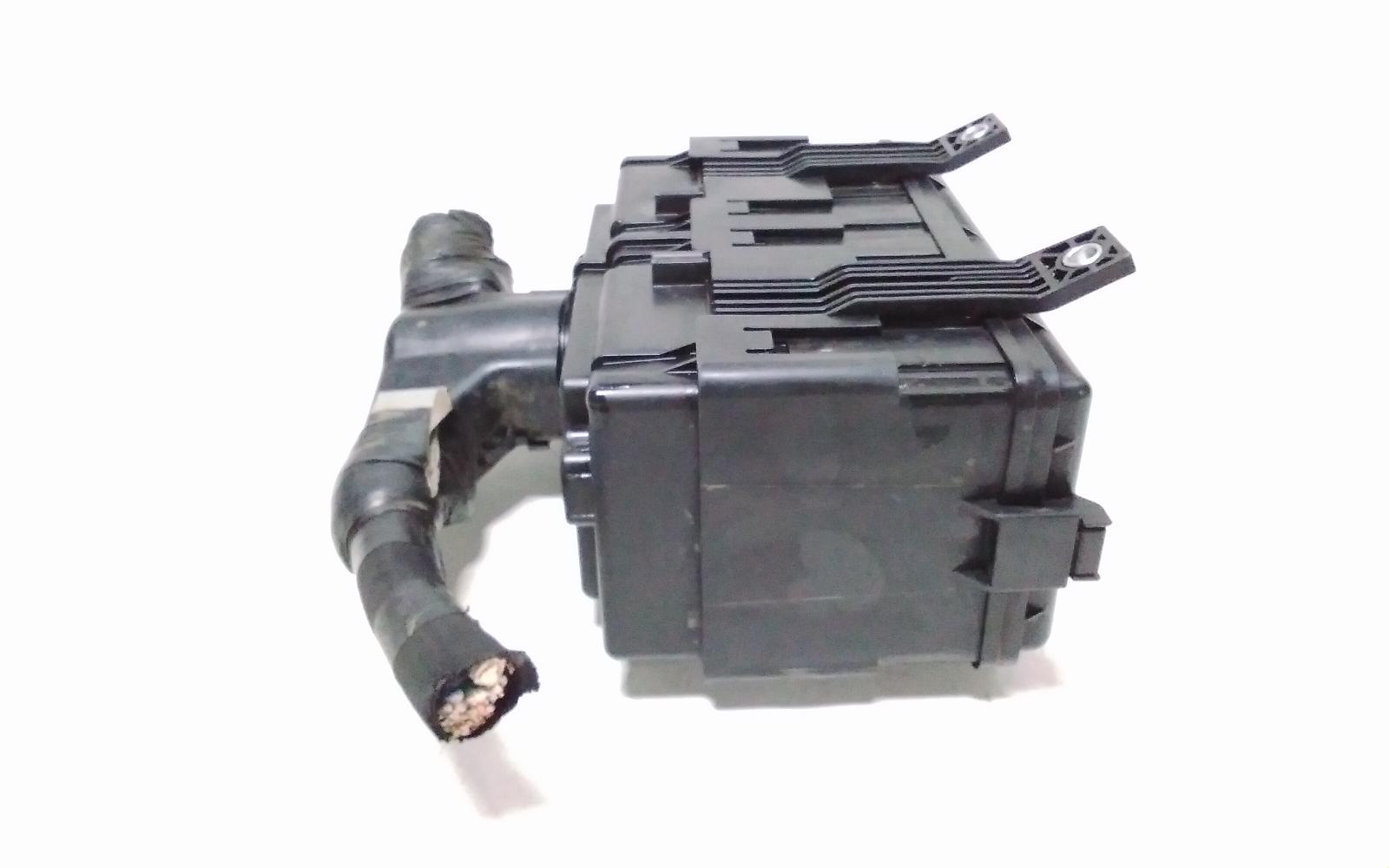 View Auto part Fuse Box Toyota Hiace 2014
