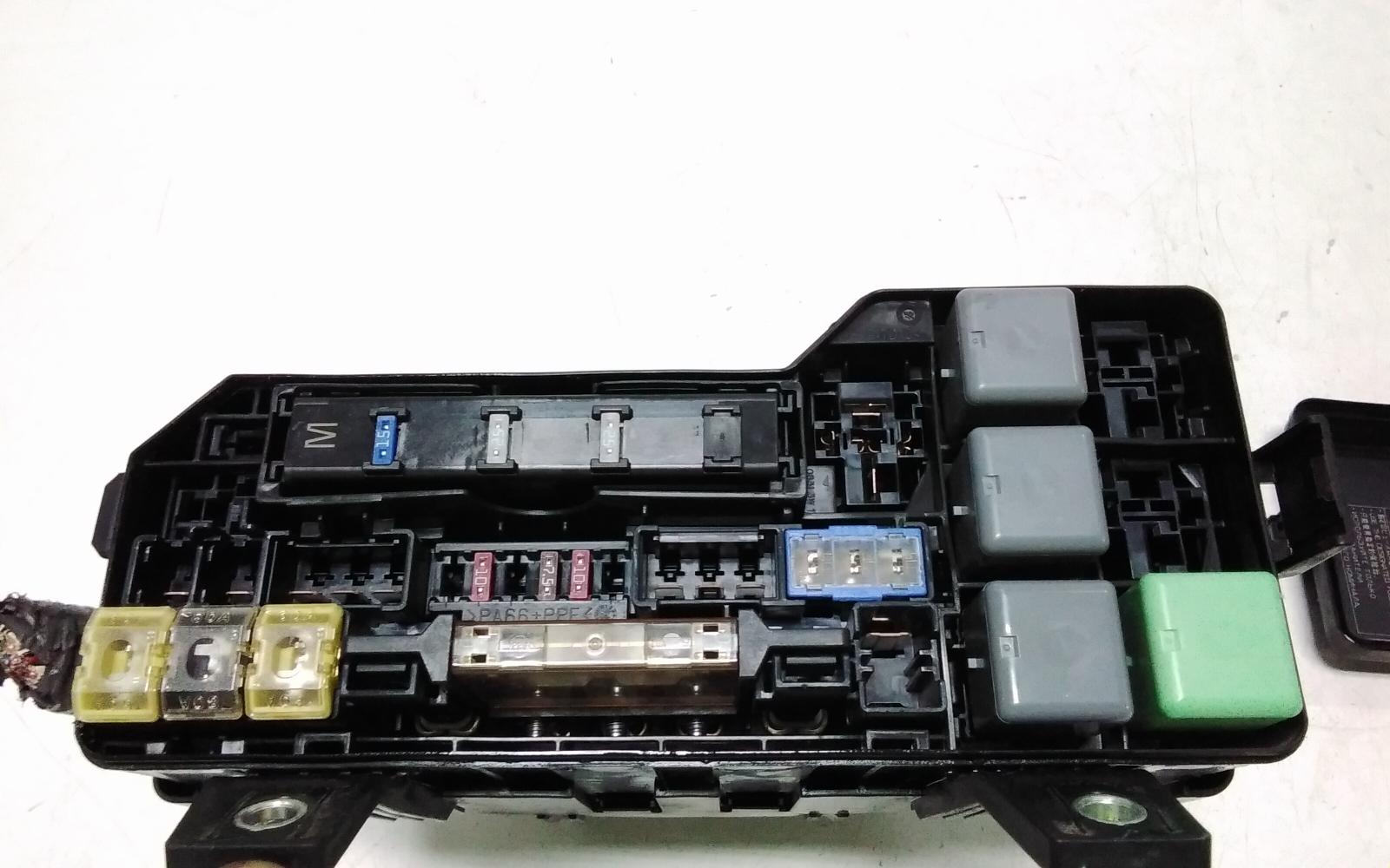 View Auto part Fuse Box Toyota Hiace 2014