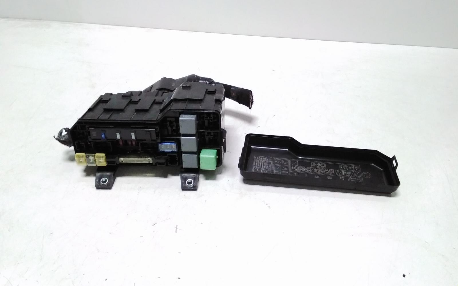 View Auto part Fuse Box Toyota Hiace 2014