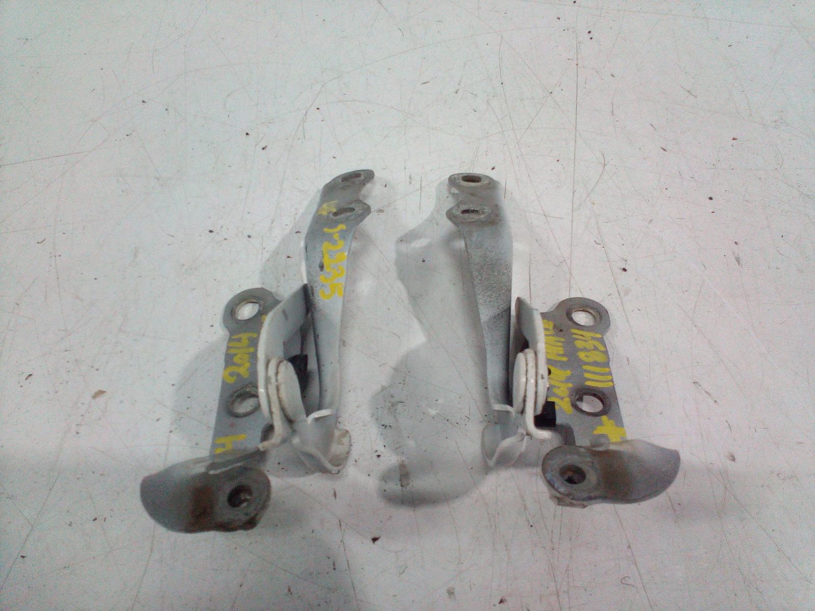 View Auto part Bonnet Hinge/Strut Toyota Hiace 2014