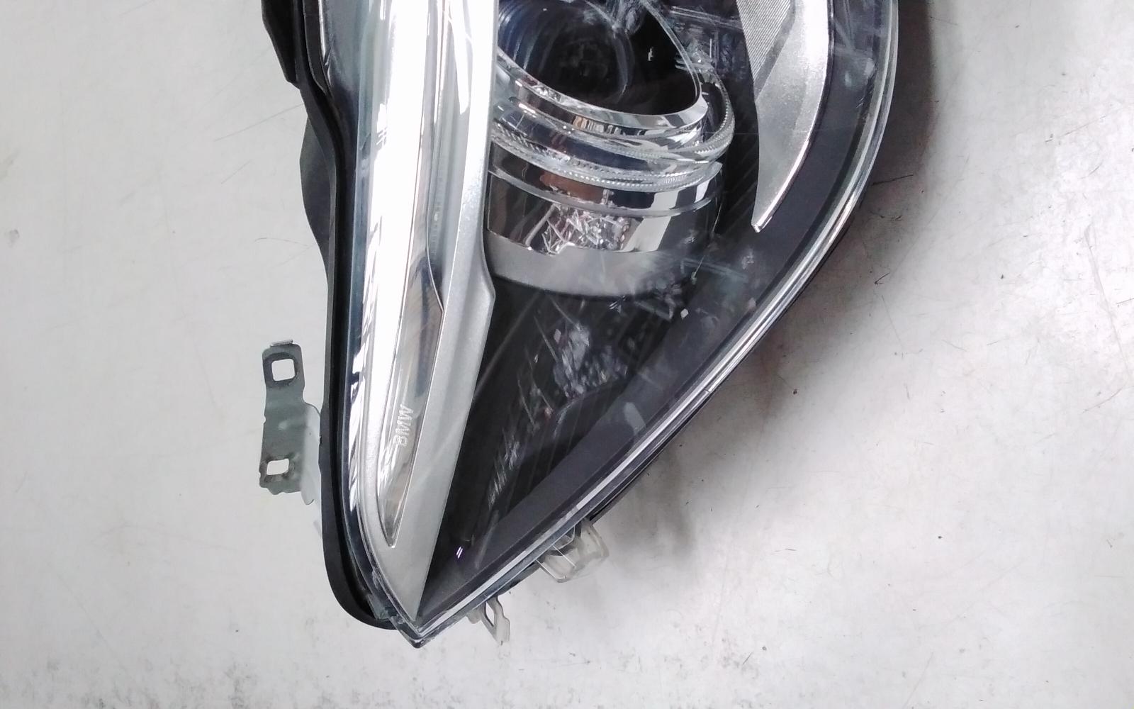 View Auto part Right Headlamp Bmw 1 Series 2012