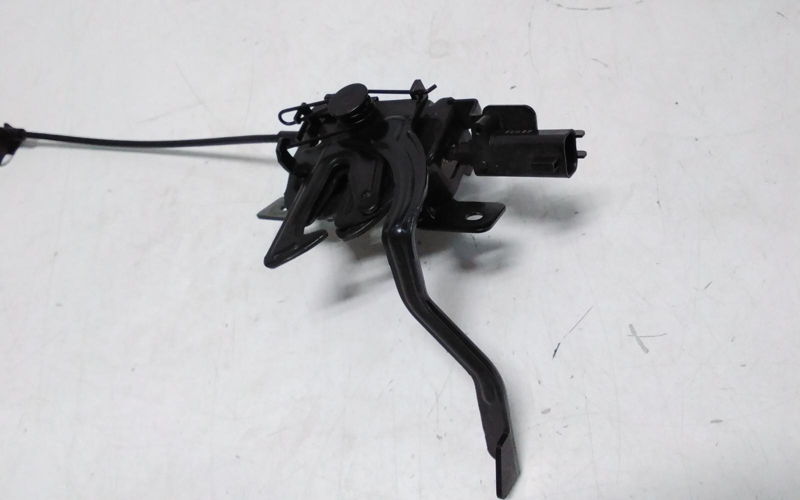View Auto part Bonnet Lock/Support Hyundai Staria 2022