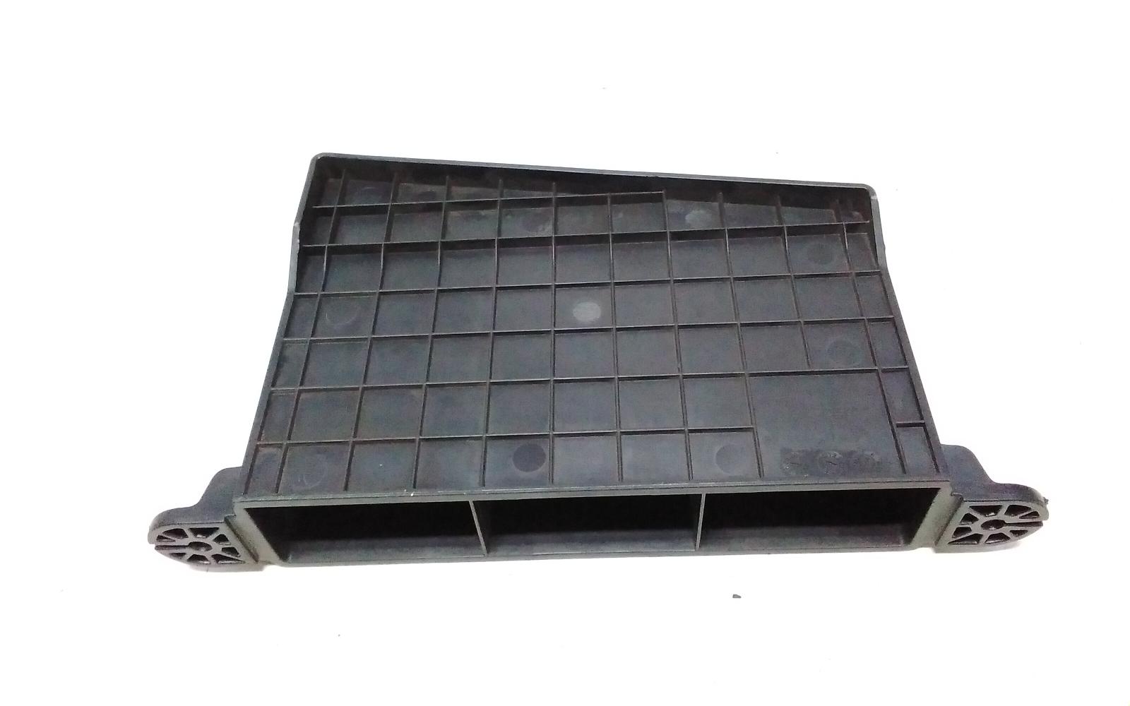 View Auto part Misc Bracket Hyundai Staria 2022